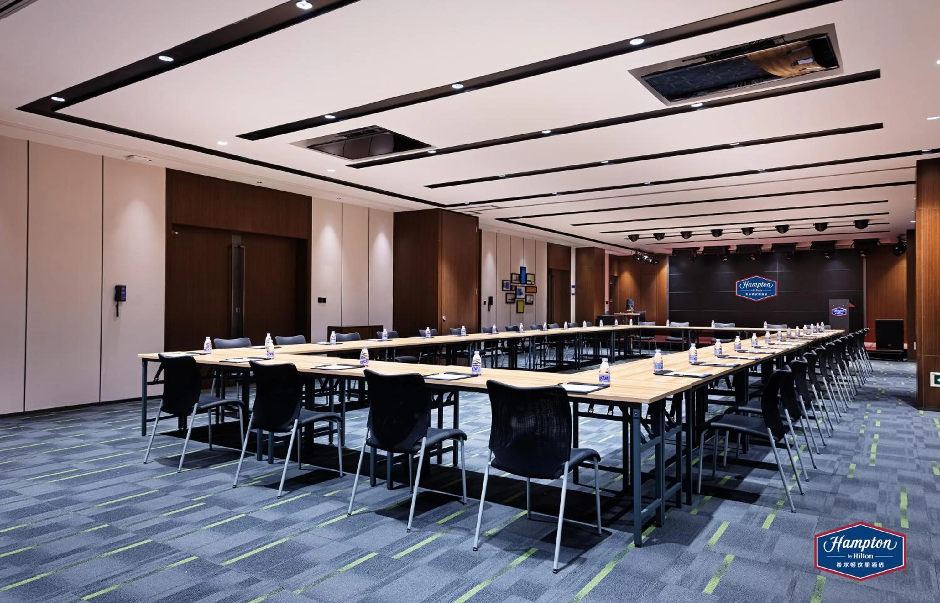 Meeting/conference room in Hampton by Hilton Guangzhou Dongxiaonan