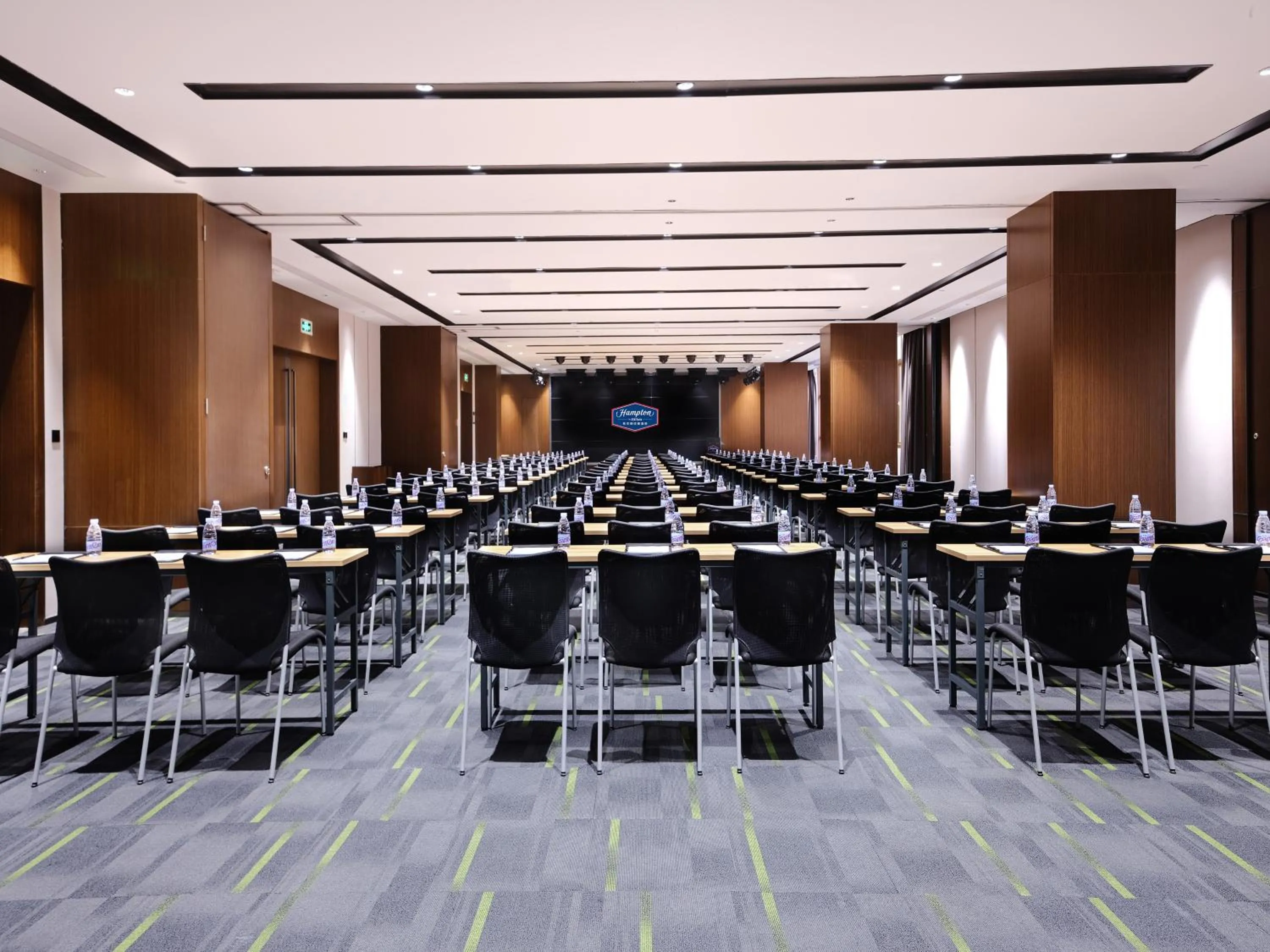 Property building in Hampton by Hilton Guangzhou Dongxiaonan