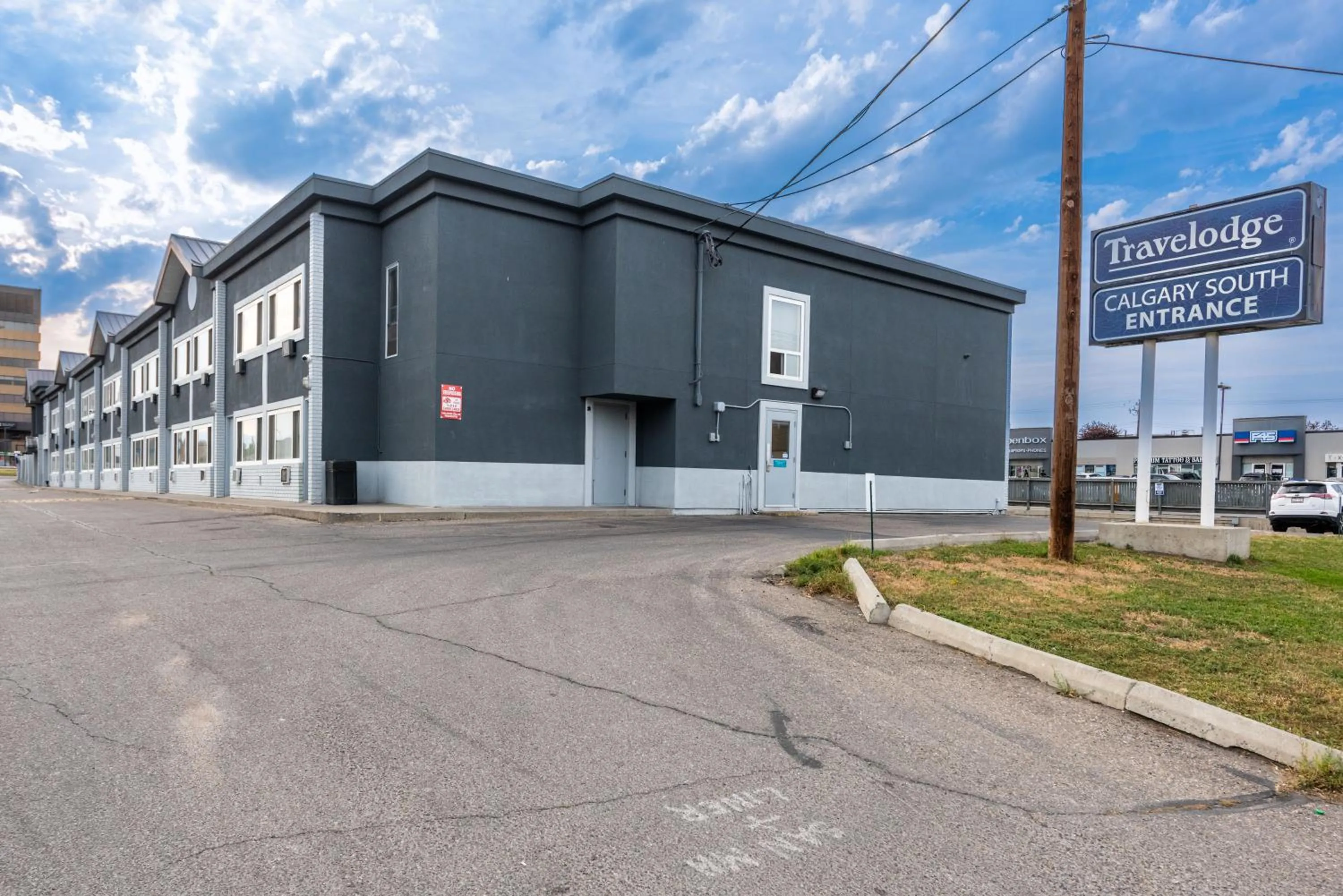 Travelodge by Wyndham Calgary South