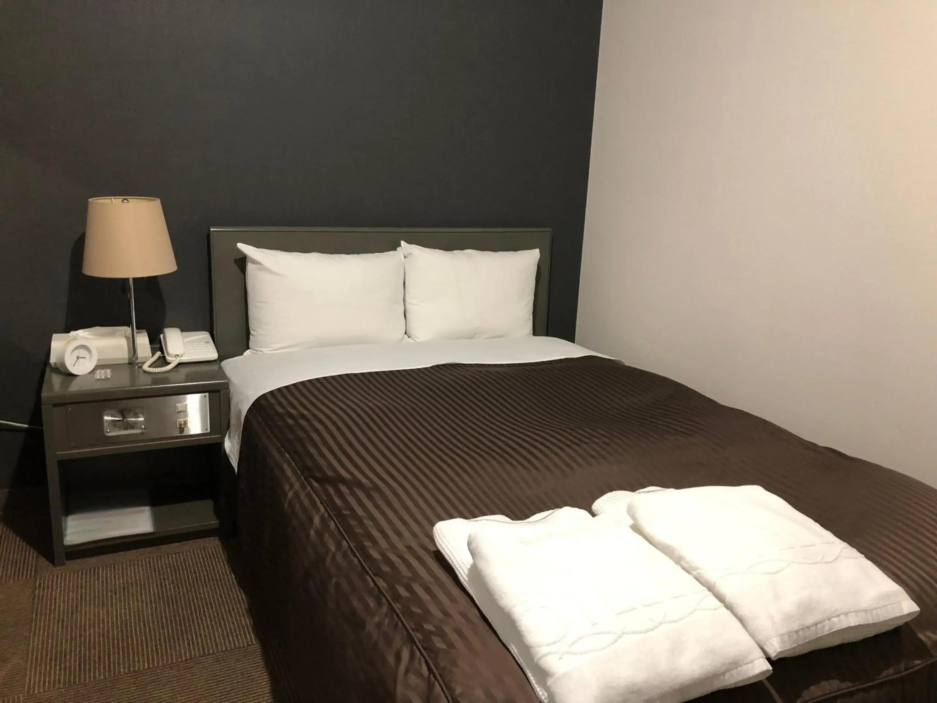 Double Room with Small Double Bed - Non Smoking in Hotel New White House Double Room with Small Double Bed - Non Smoking in Hotel New White House