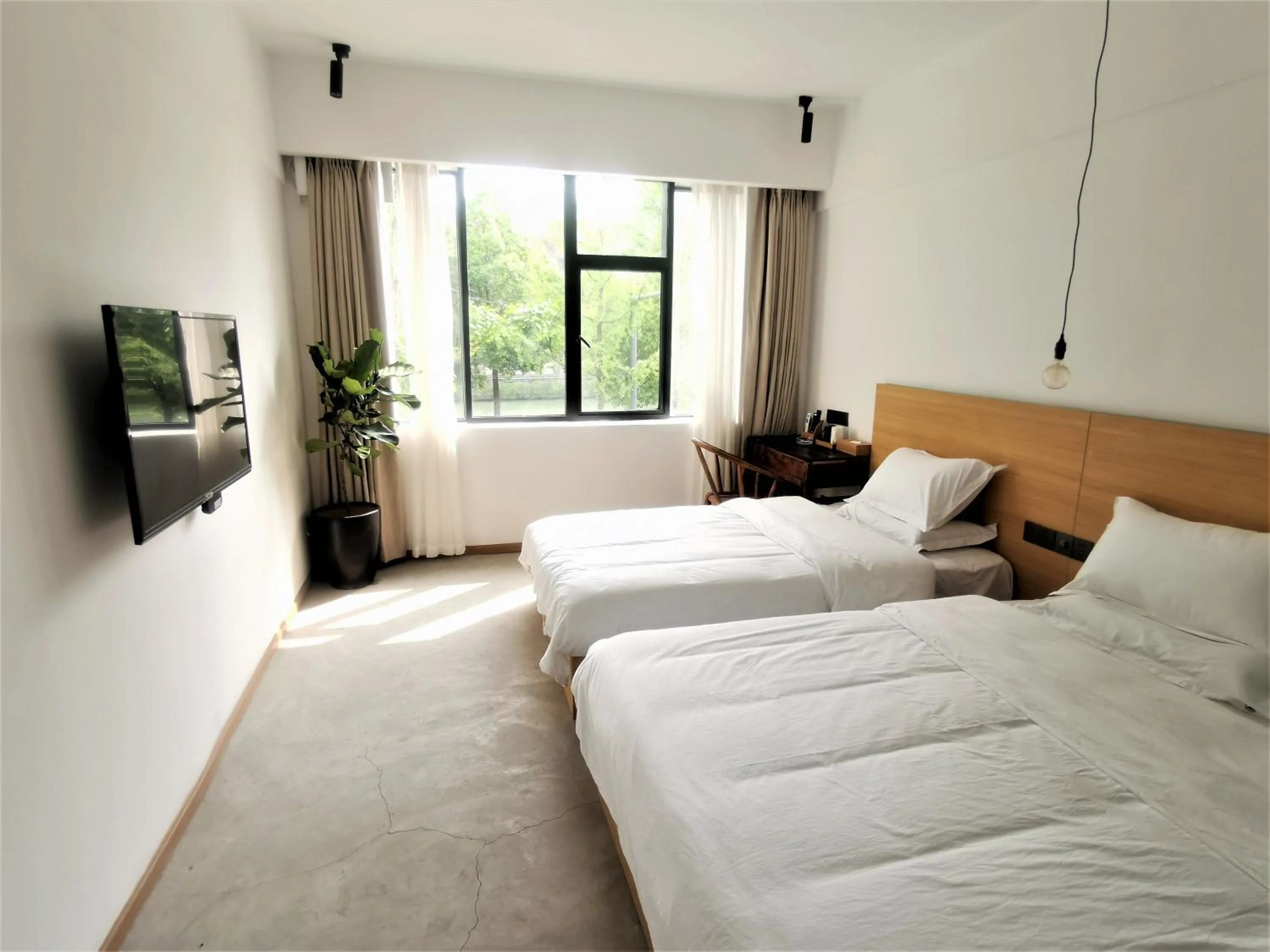 Bed in Moonlight Hotel