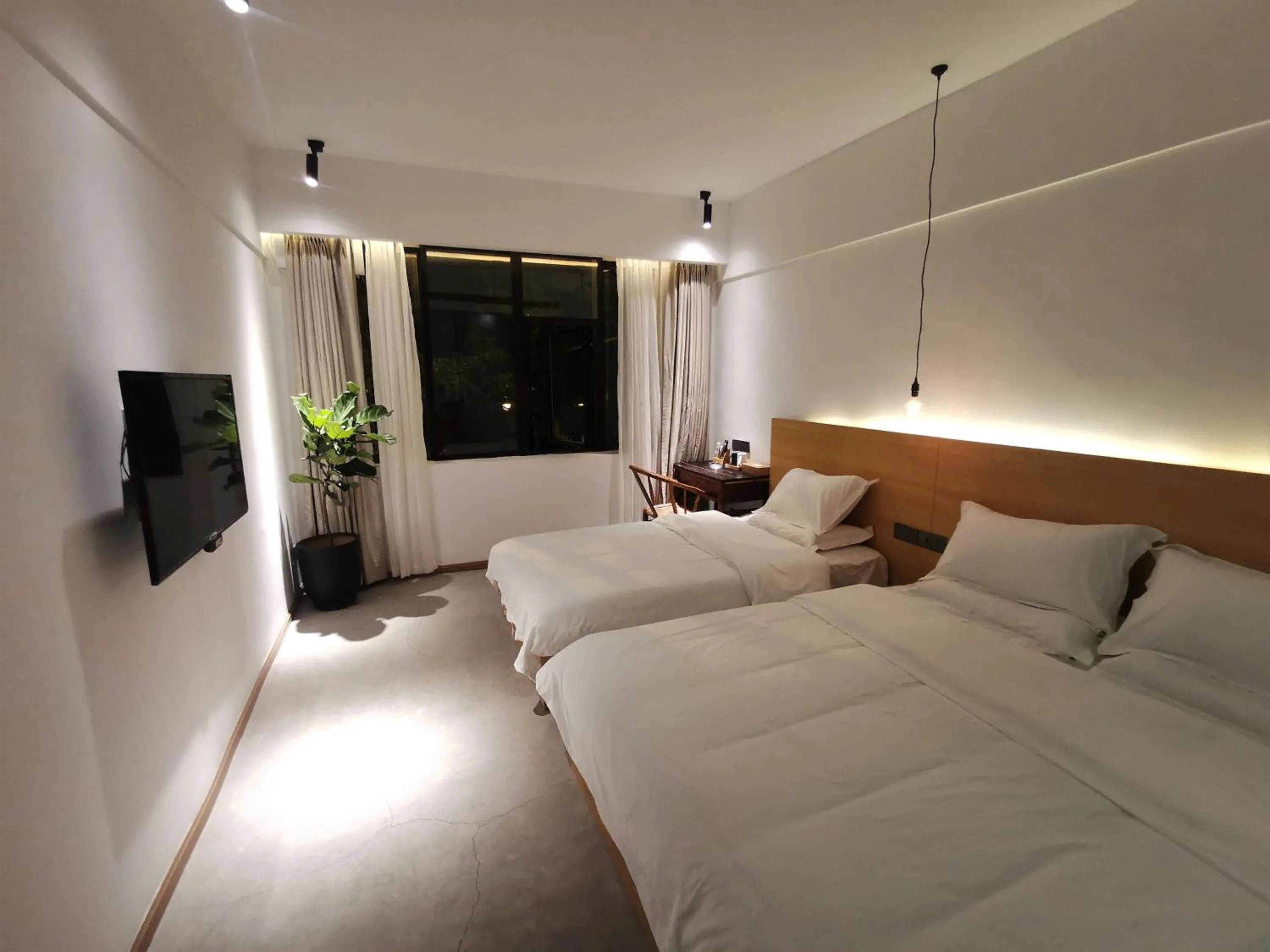 Bed in Moonlight Hotel