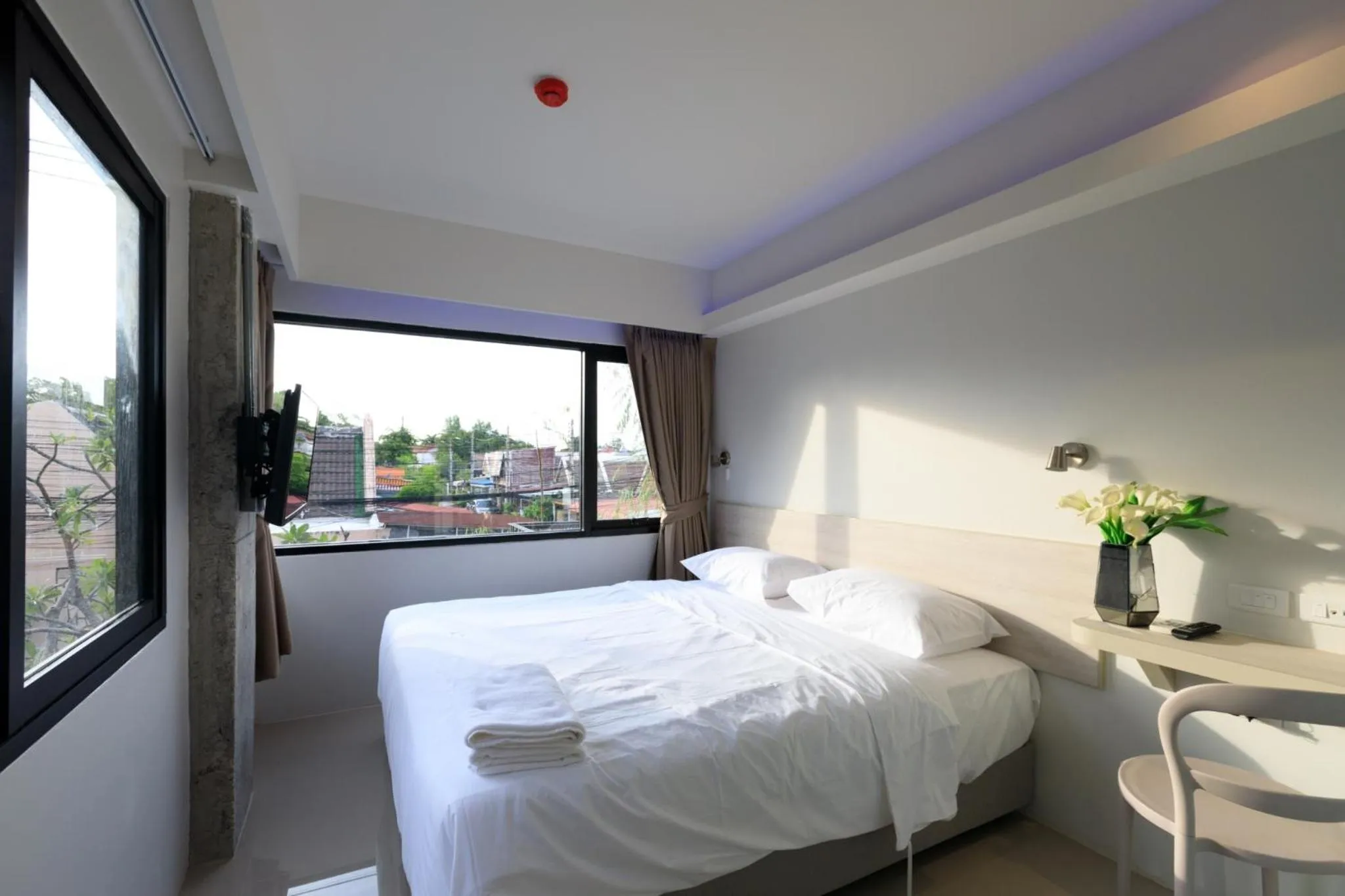 Photo of the whole room, Bed in Prima House Pattaya