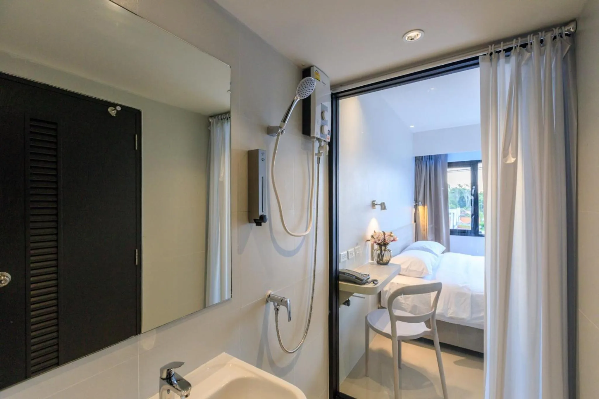 Bathroom, Bed in Prima House Pattaya