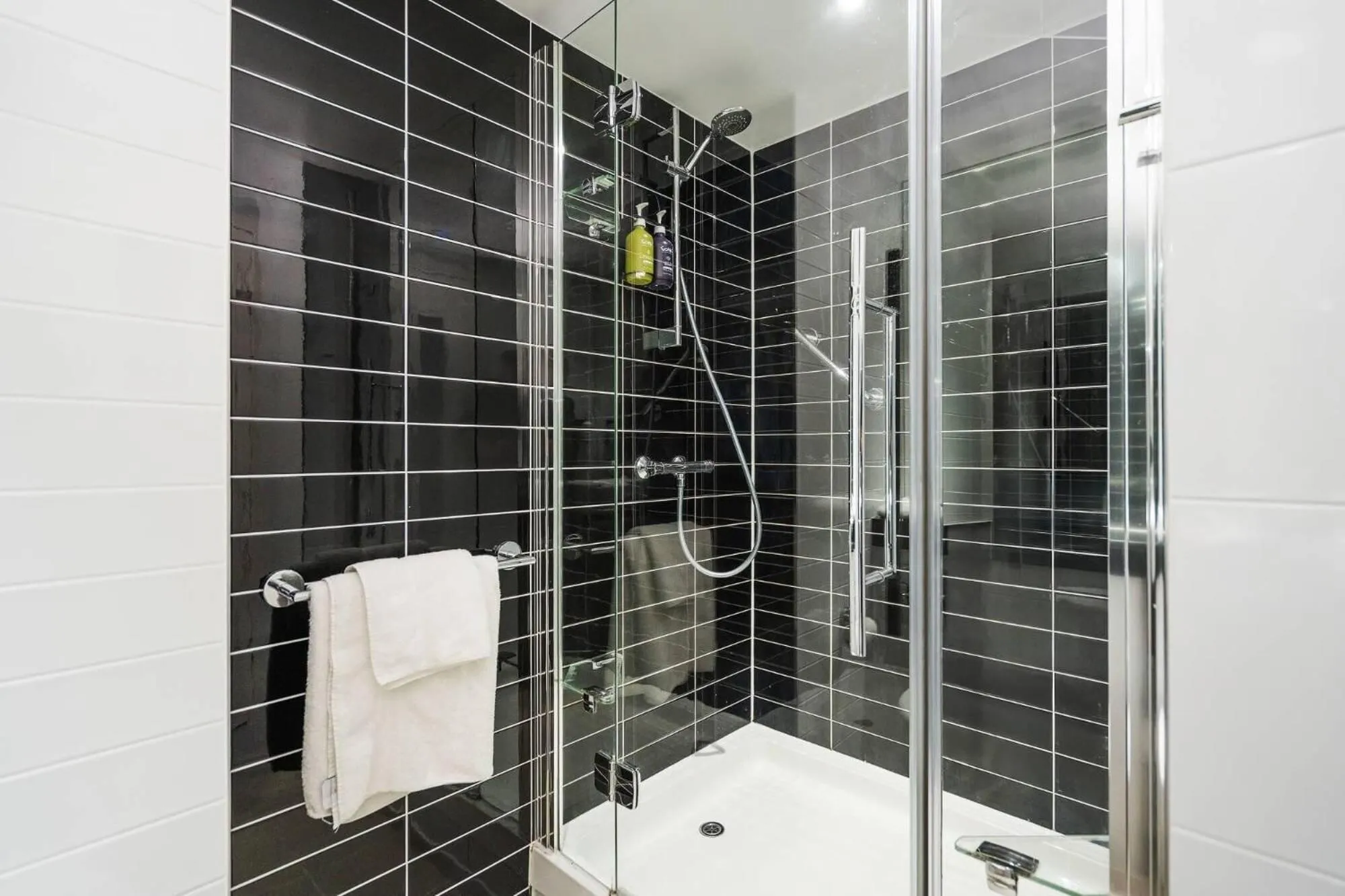 Bathroom in B&B HOTEL Birmingham Centre