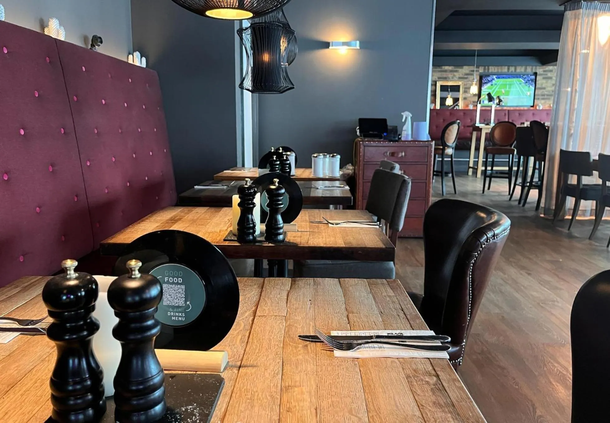 Restaurant/places to eat in pentahotel Birmingham