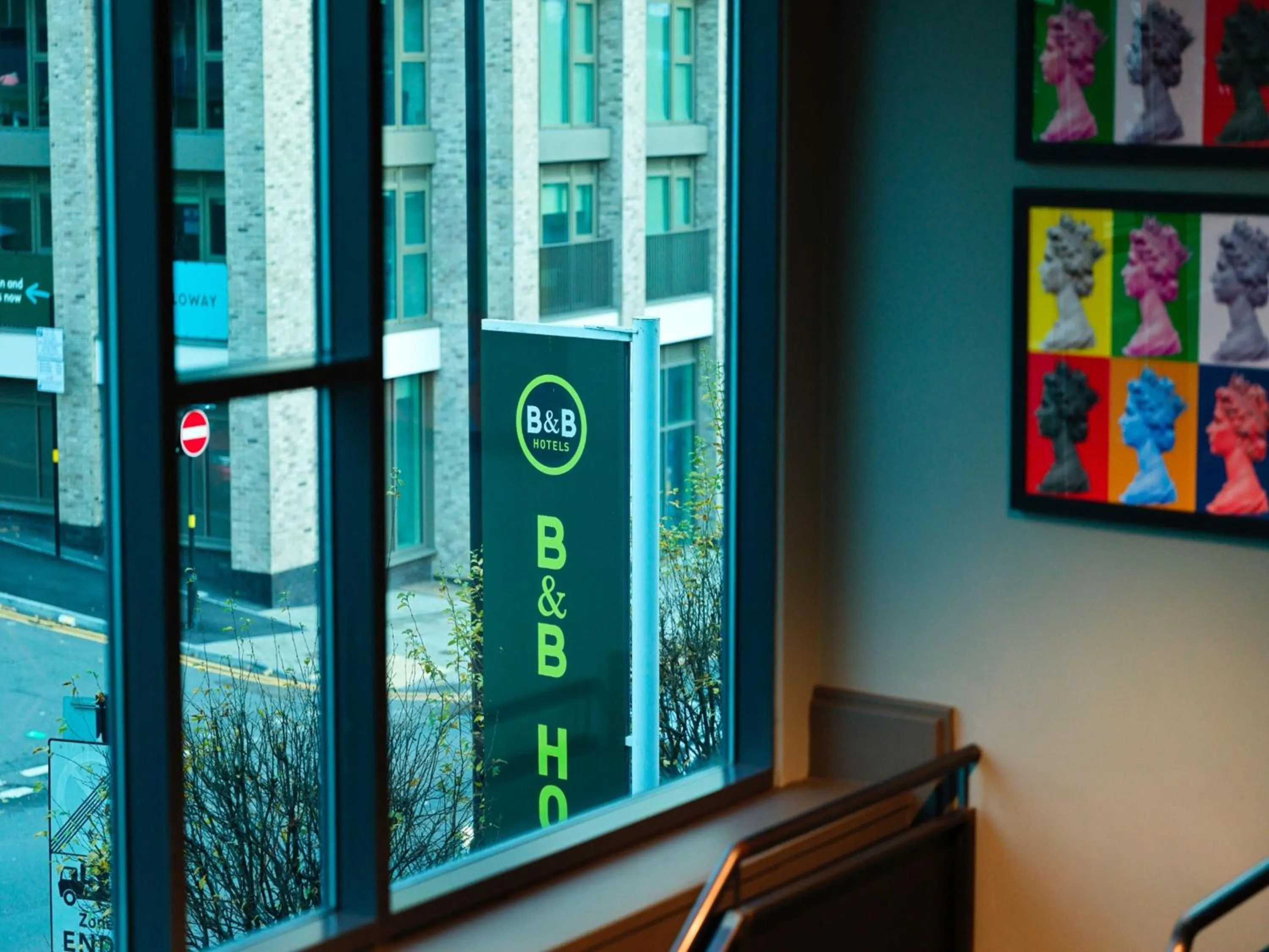 Lobby or reception in B&B HOTEL Birmingham Centre