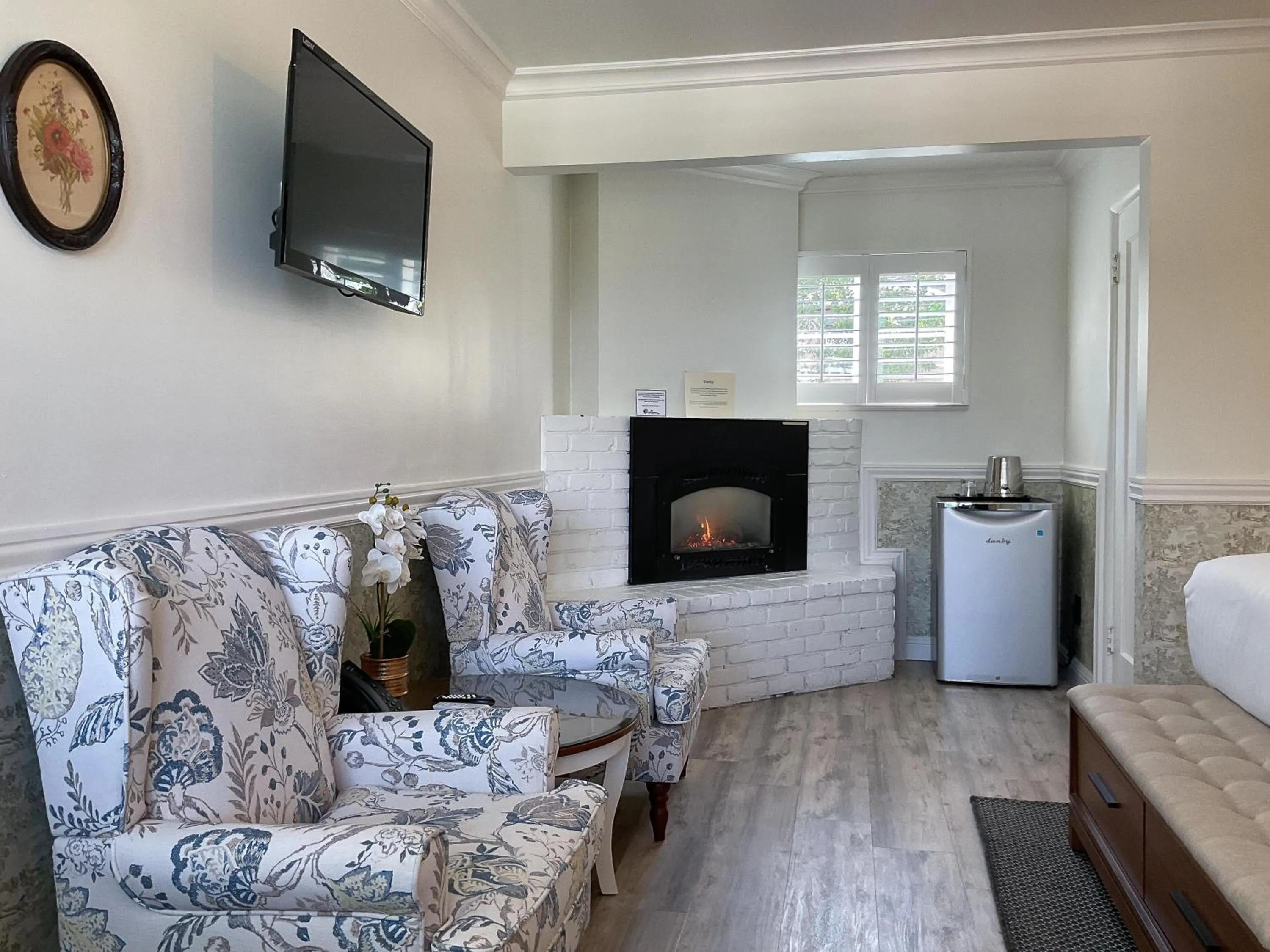 Shower in Carmel Green Lantern Inn