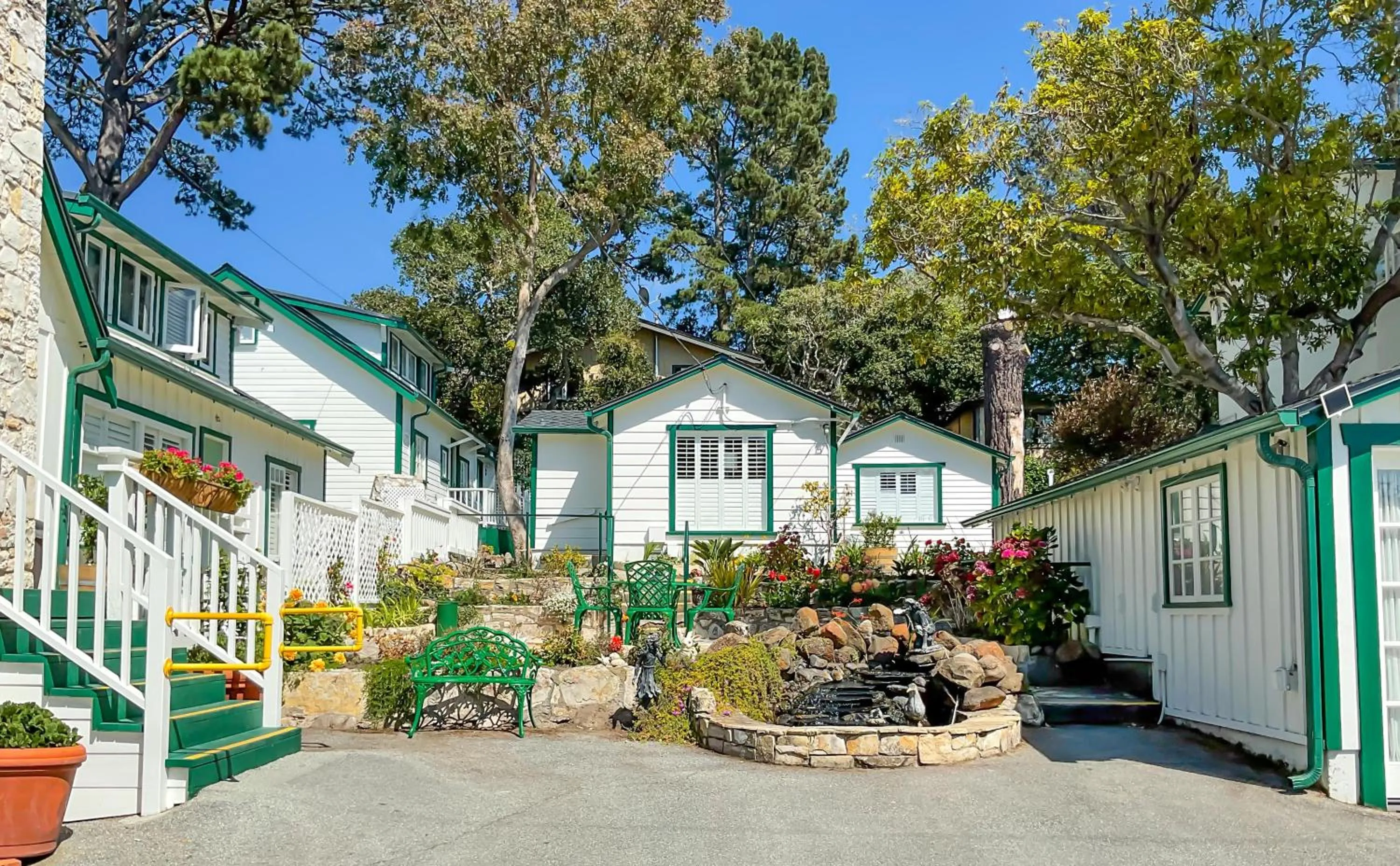 Property building in Carmel Green Lantern Inn