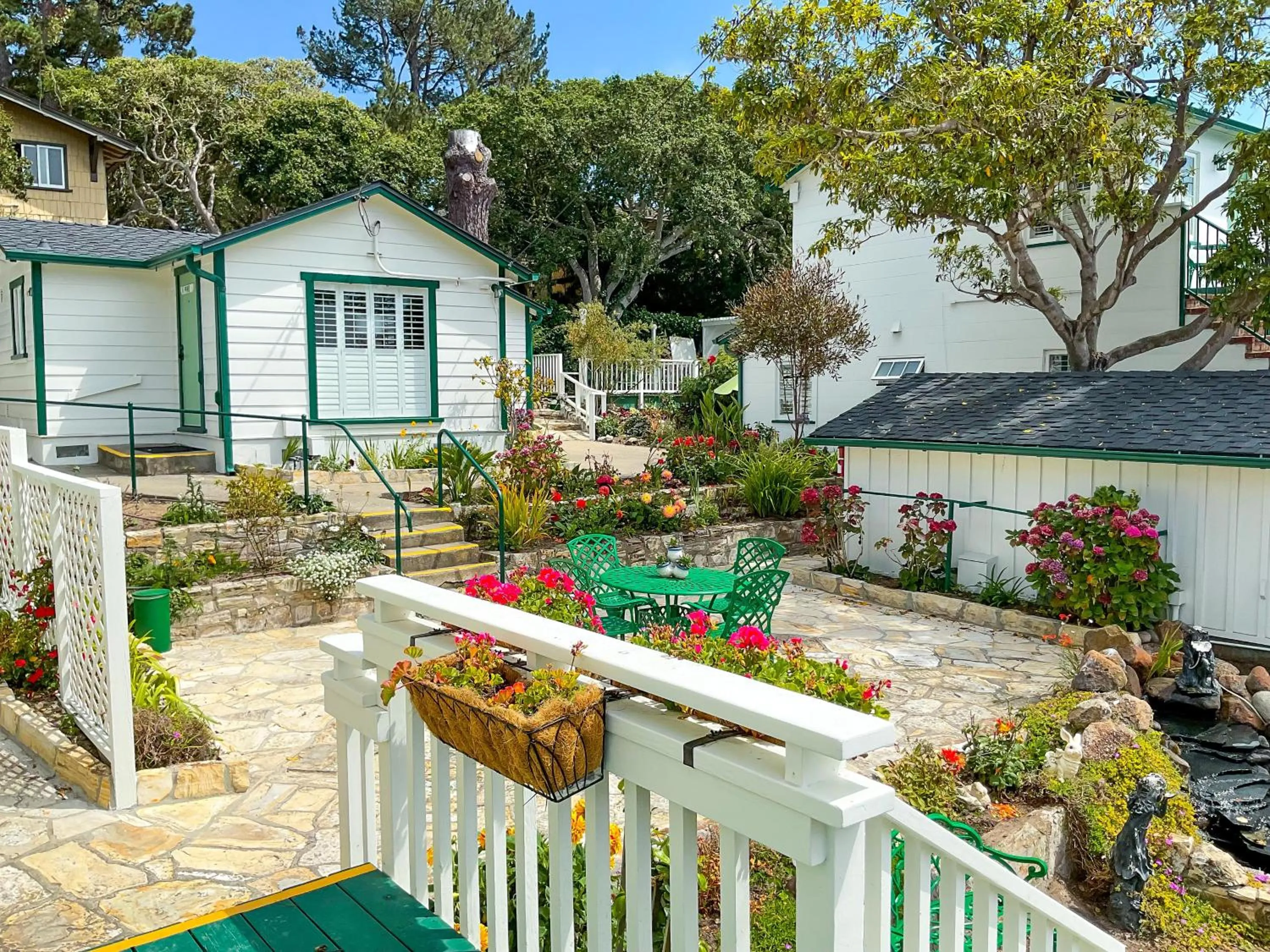 Property building in Carmel Green Lantern Inn