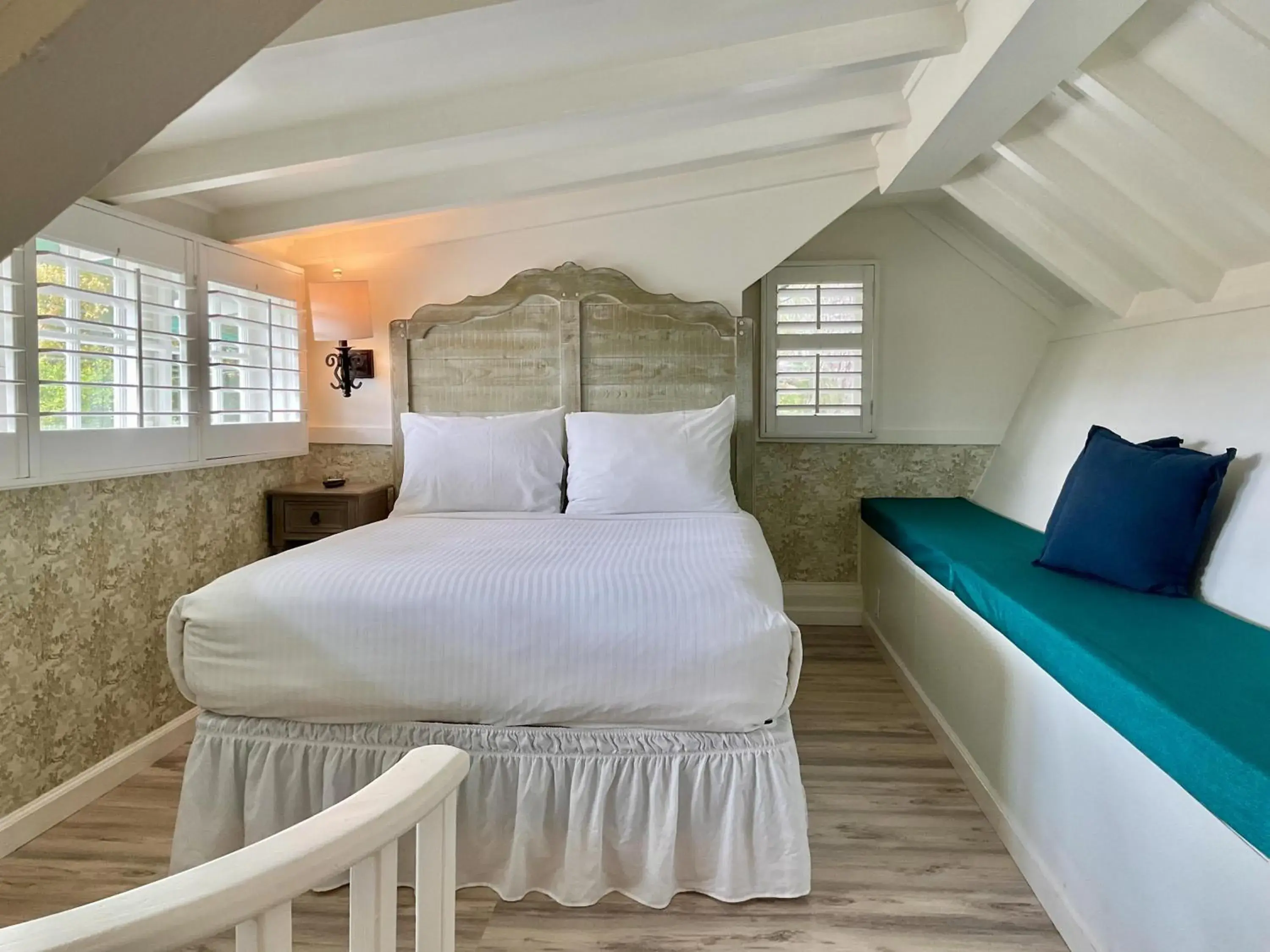 Carmel HideAway in Carmel Green Lantern Inn Carmel HideAway in Carmel Green Lantern Inn