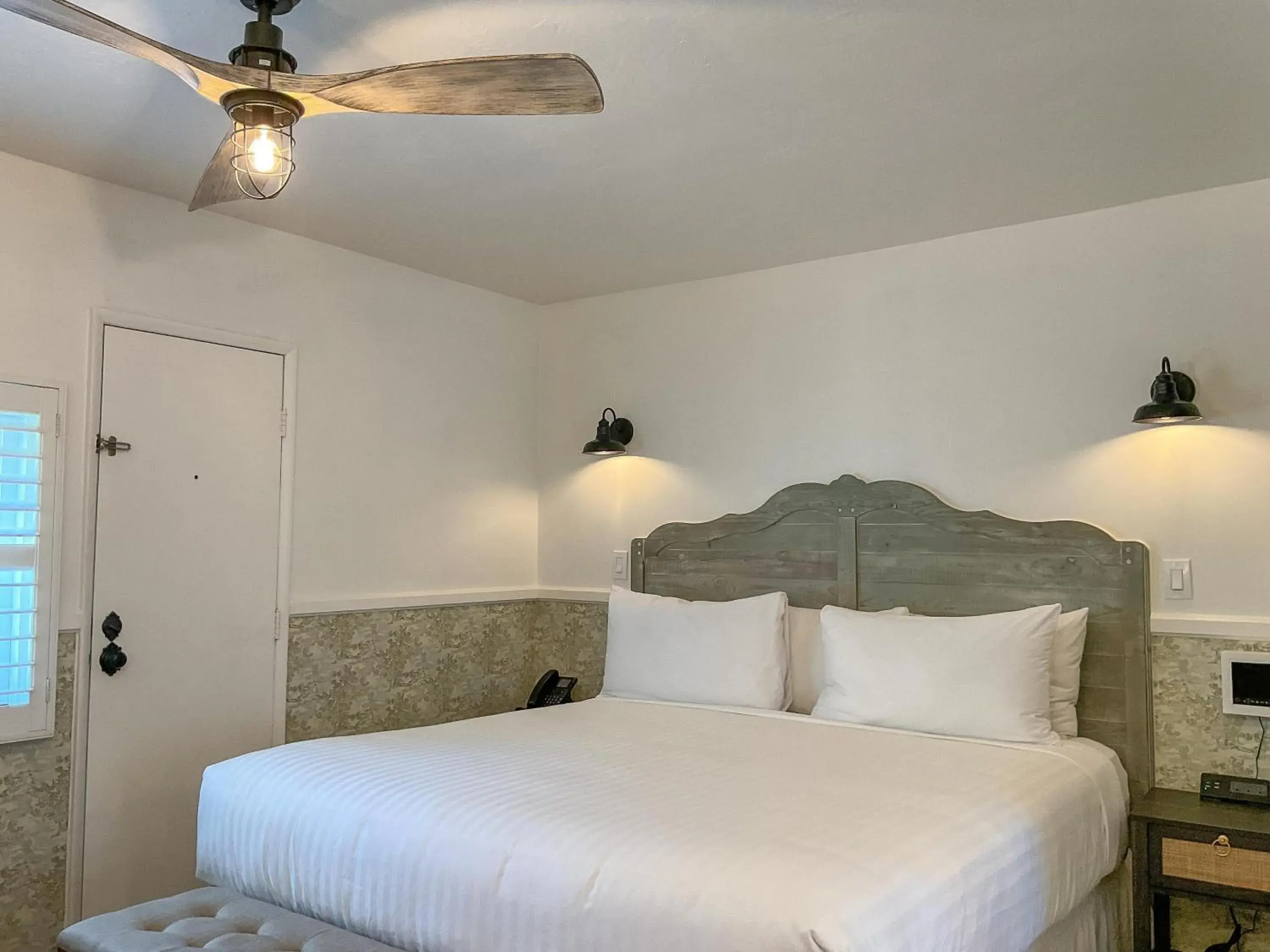 Executive Suite in Carmel Green Lantern Inn Executive Suite in Carmel Green Lantern Inn