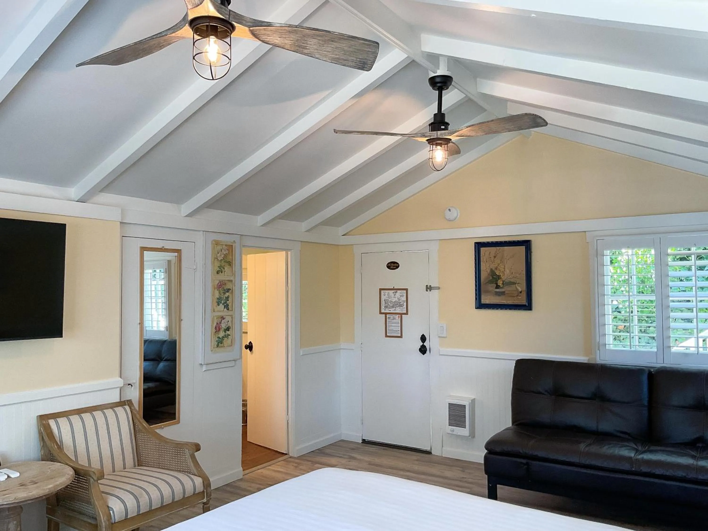 Shower in Carmel Green Lantern Inn