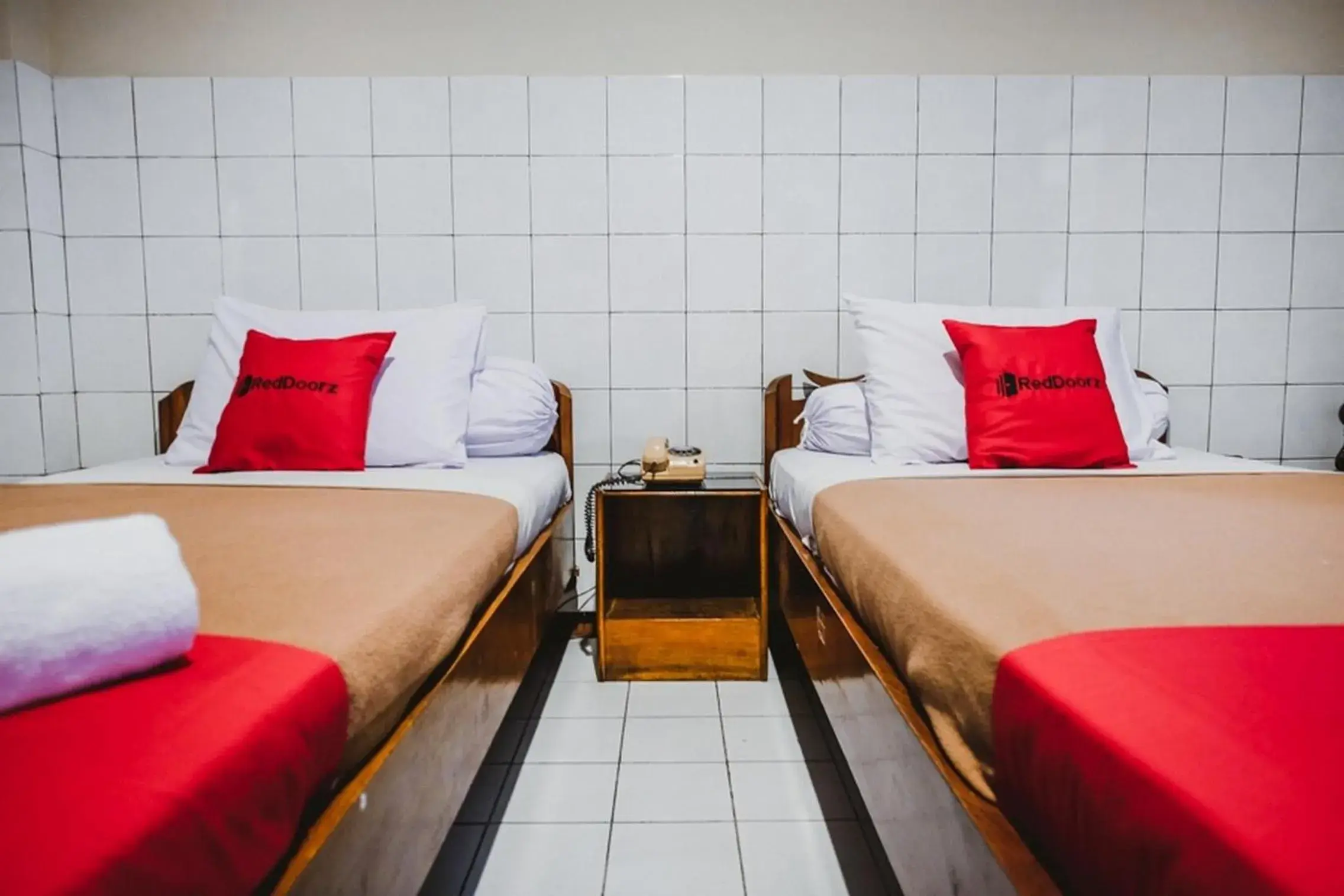 Twin Room in RedDoorz @ Ungaran Twin Room in RedDoorz @ Ungaran