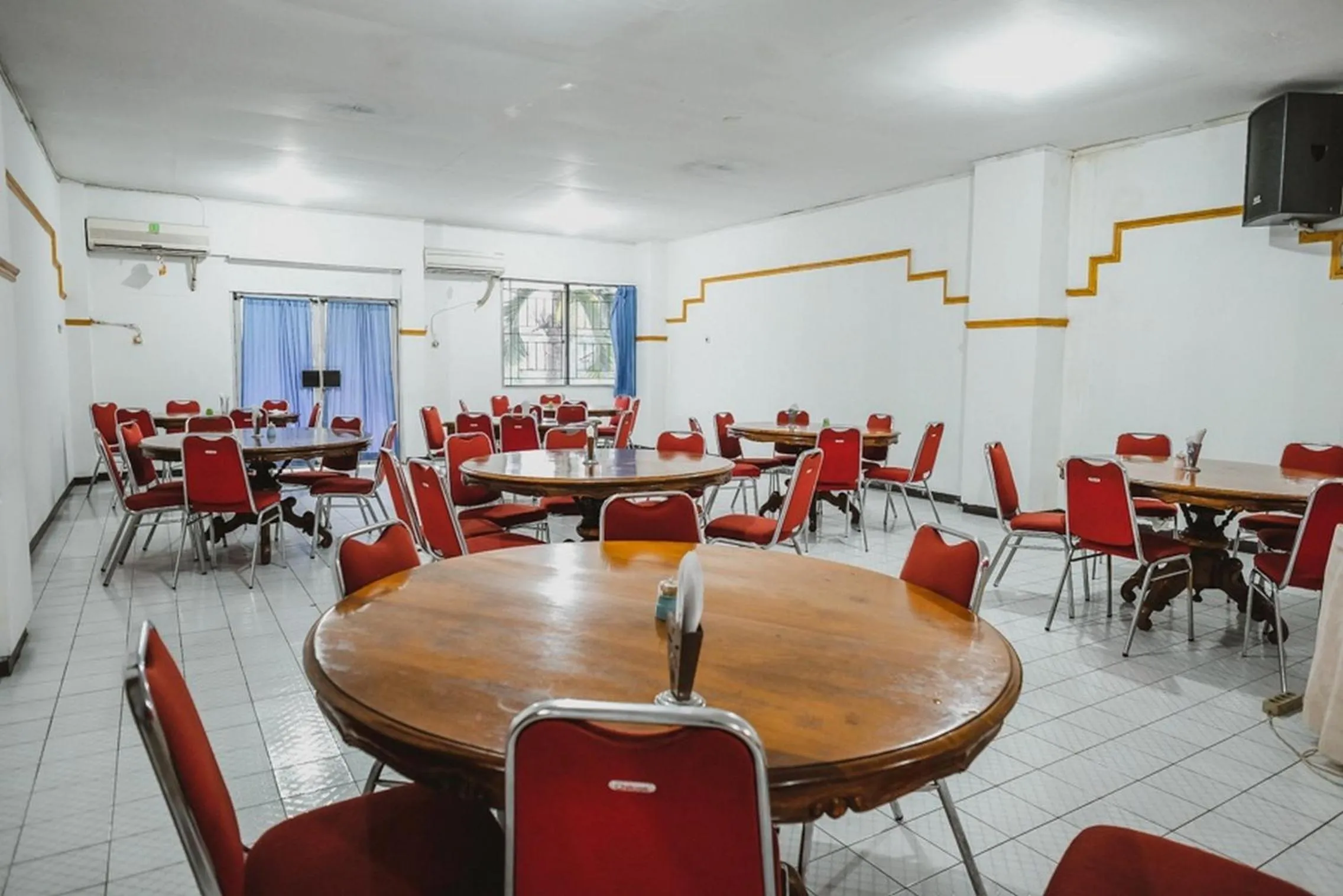 Restaurant/places to eat in RedDoorz @ Ungaran