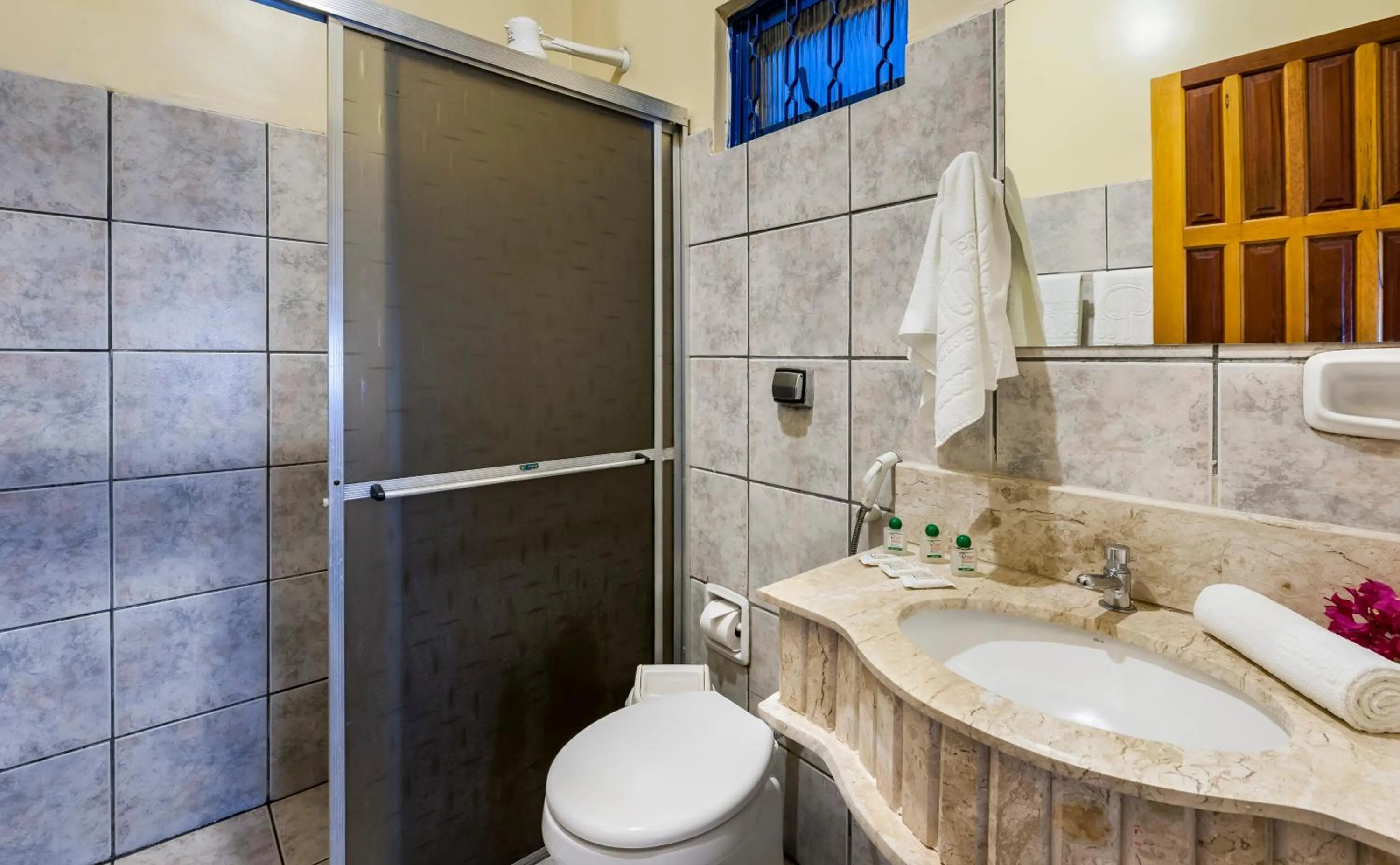 Toilet in Pousada Piuval