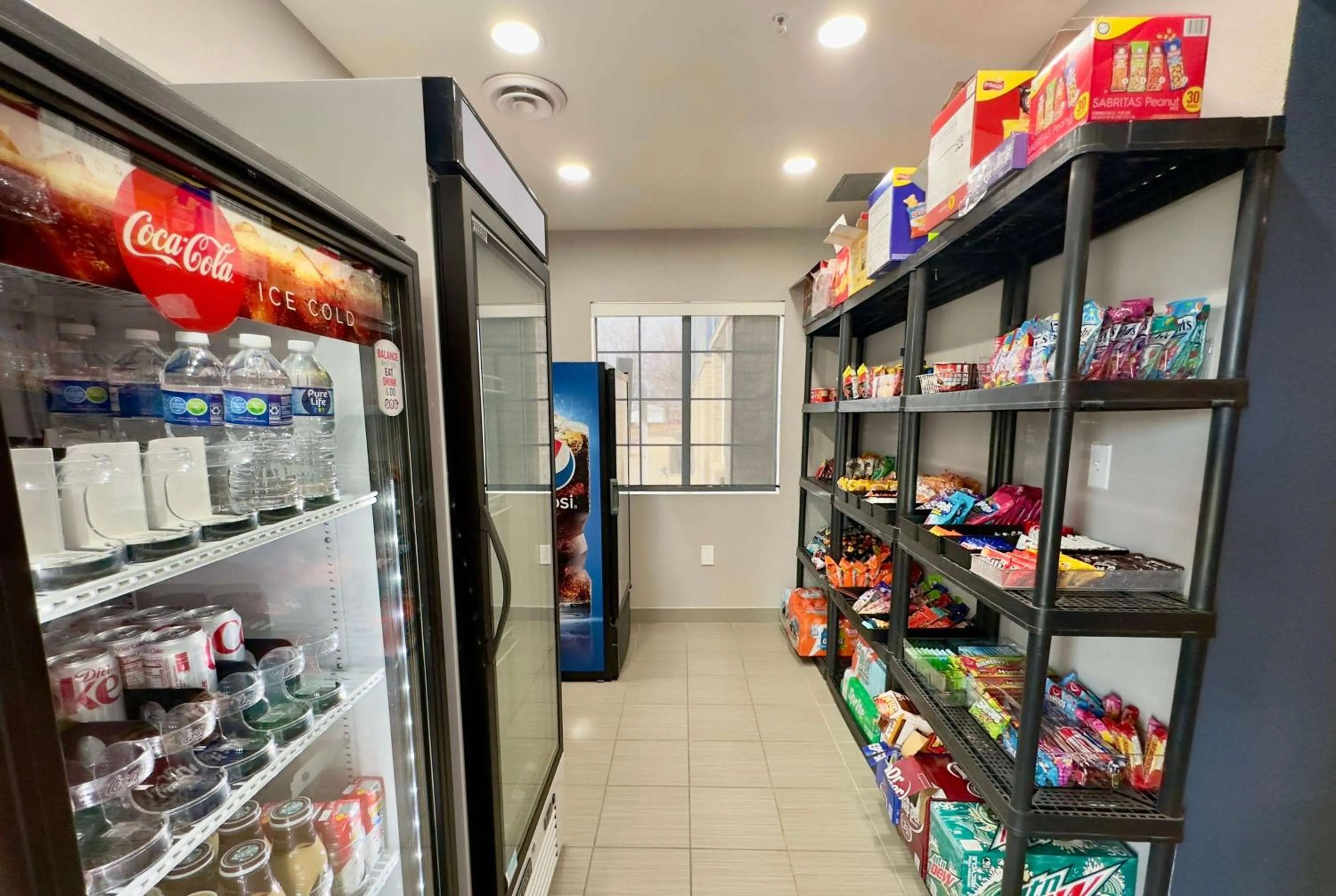 Food and drinks in Microtel Inn & Suites by Wyndham Denver Airport