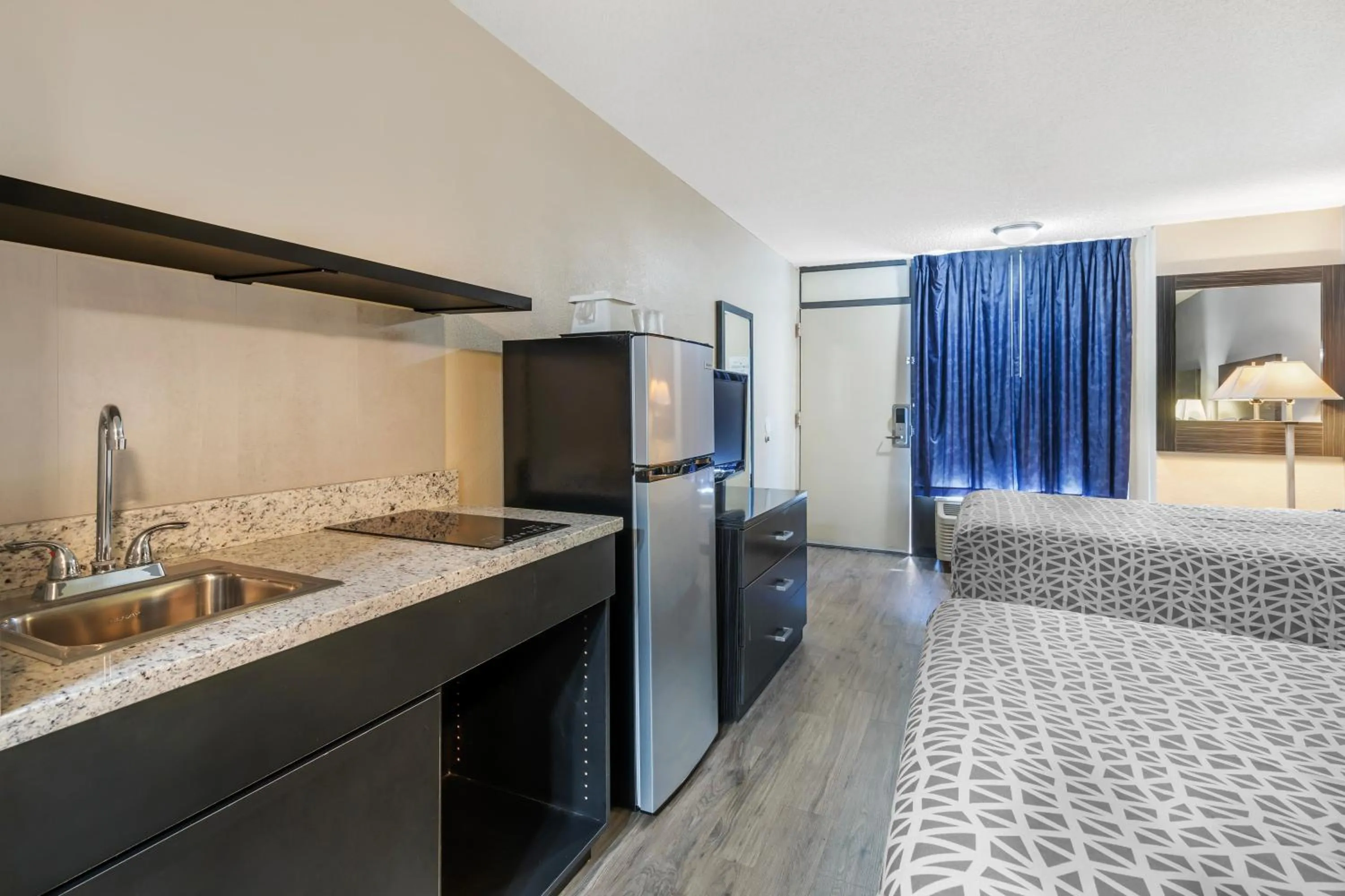 Bed in Suburban Studios International Drive