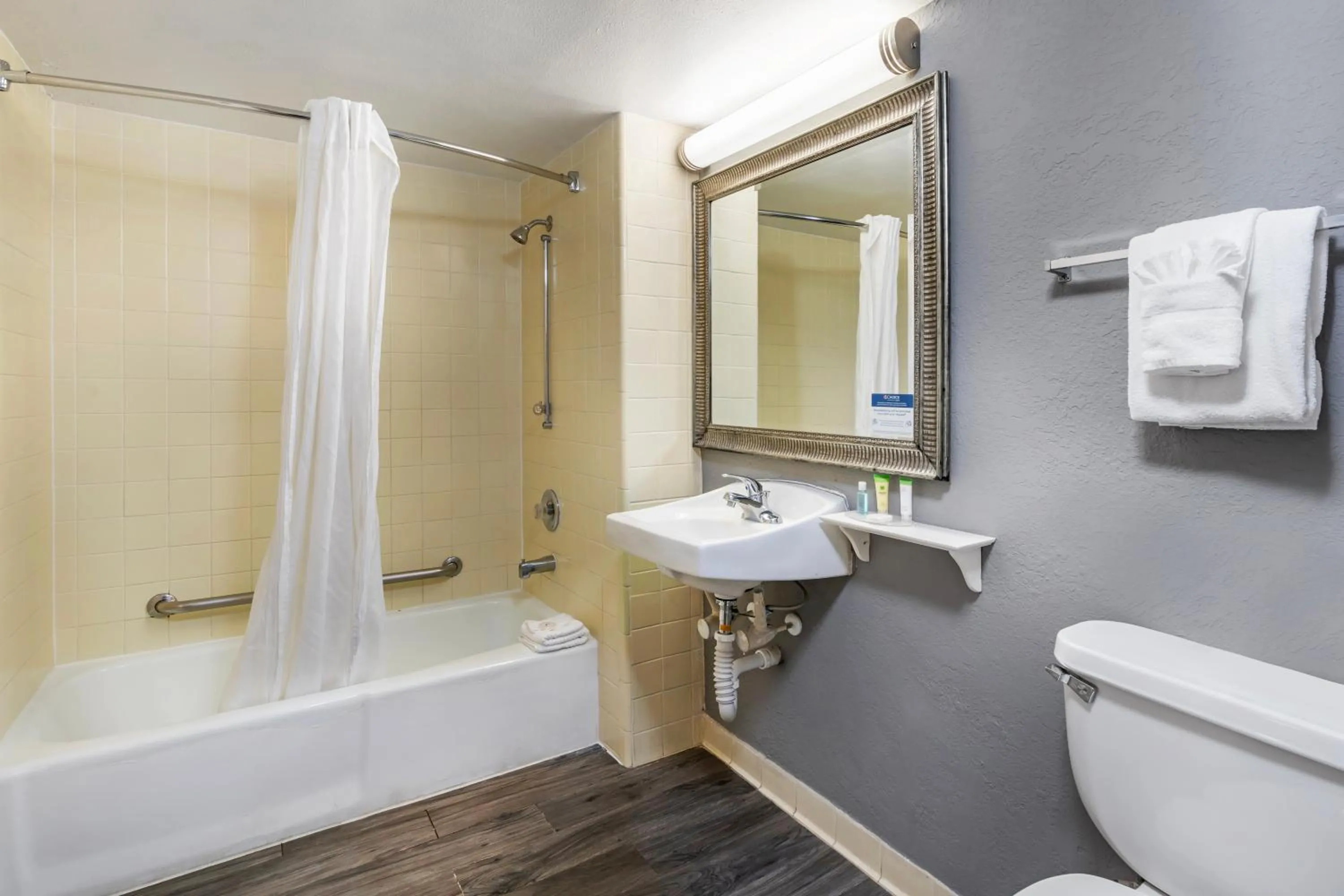 Shower in Suburban Studios International Drive