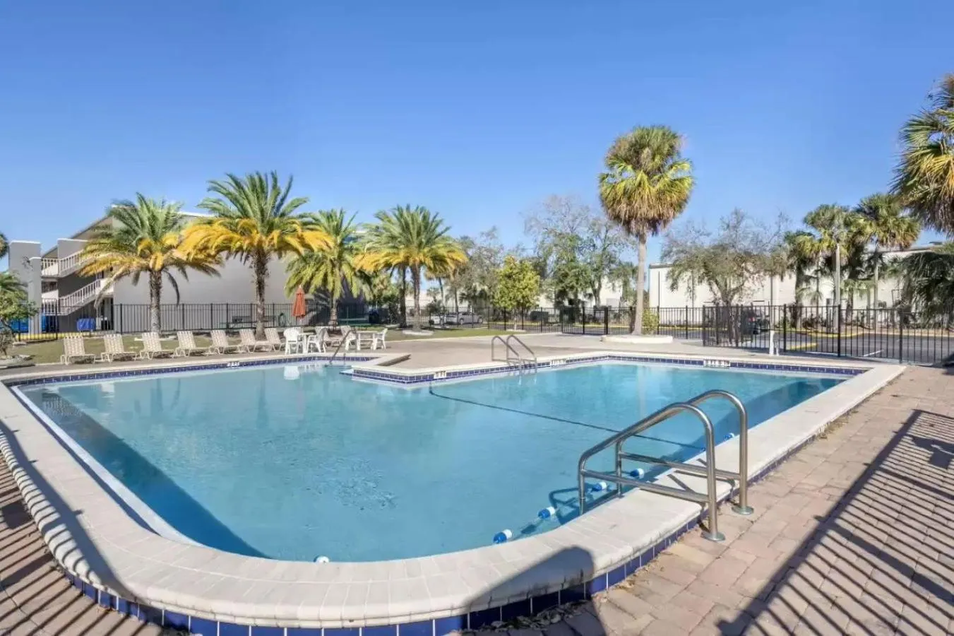 Swimming pool in Suburban Studios International Drive