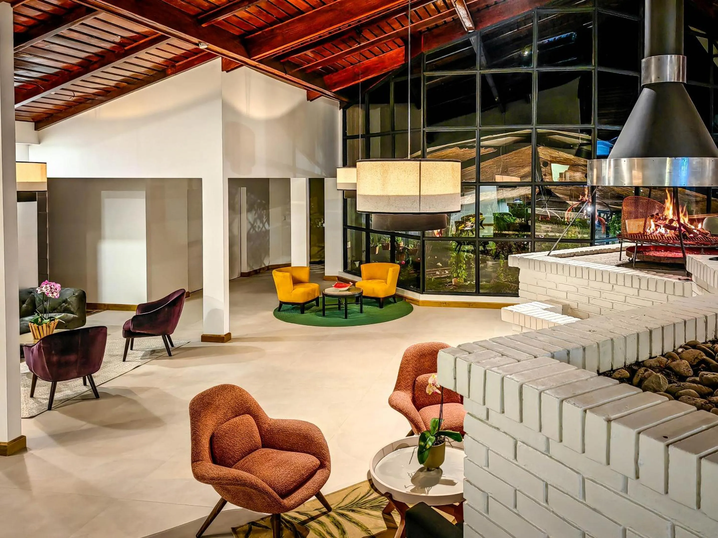 Seating area in Monteverde Lodge