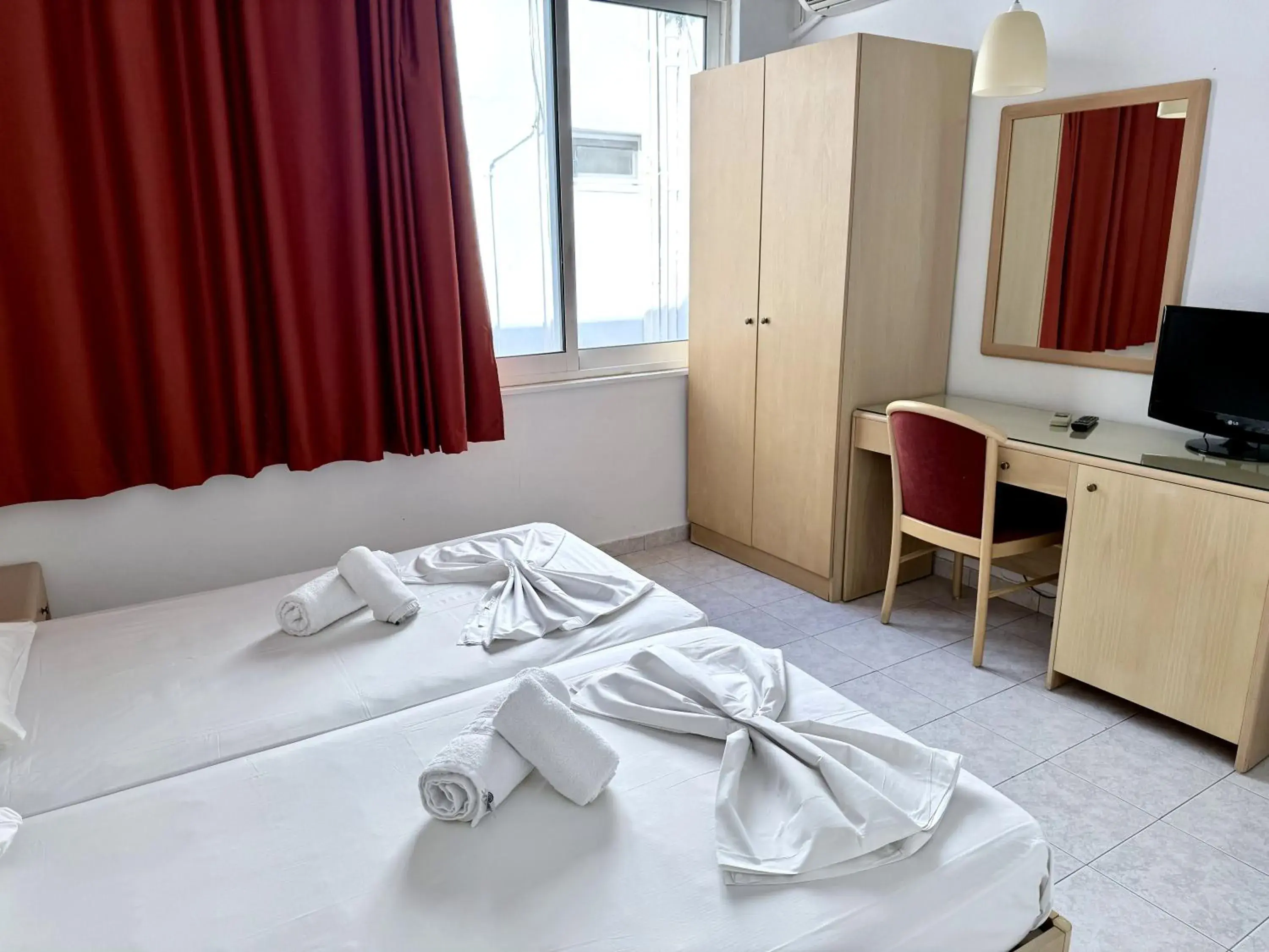 Internal Room with Window (no view) in Savoy City Hotel Internal Room with Window (no view) in Savoy City Hotel