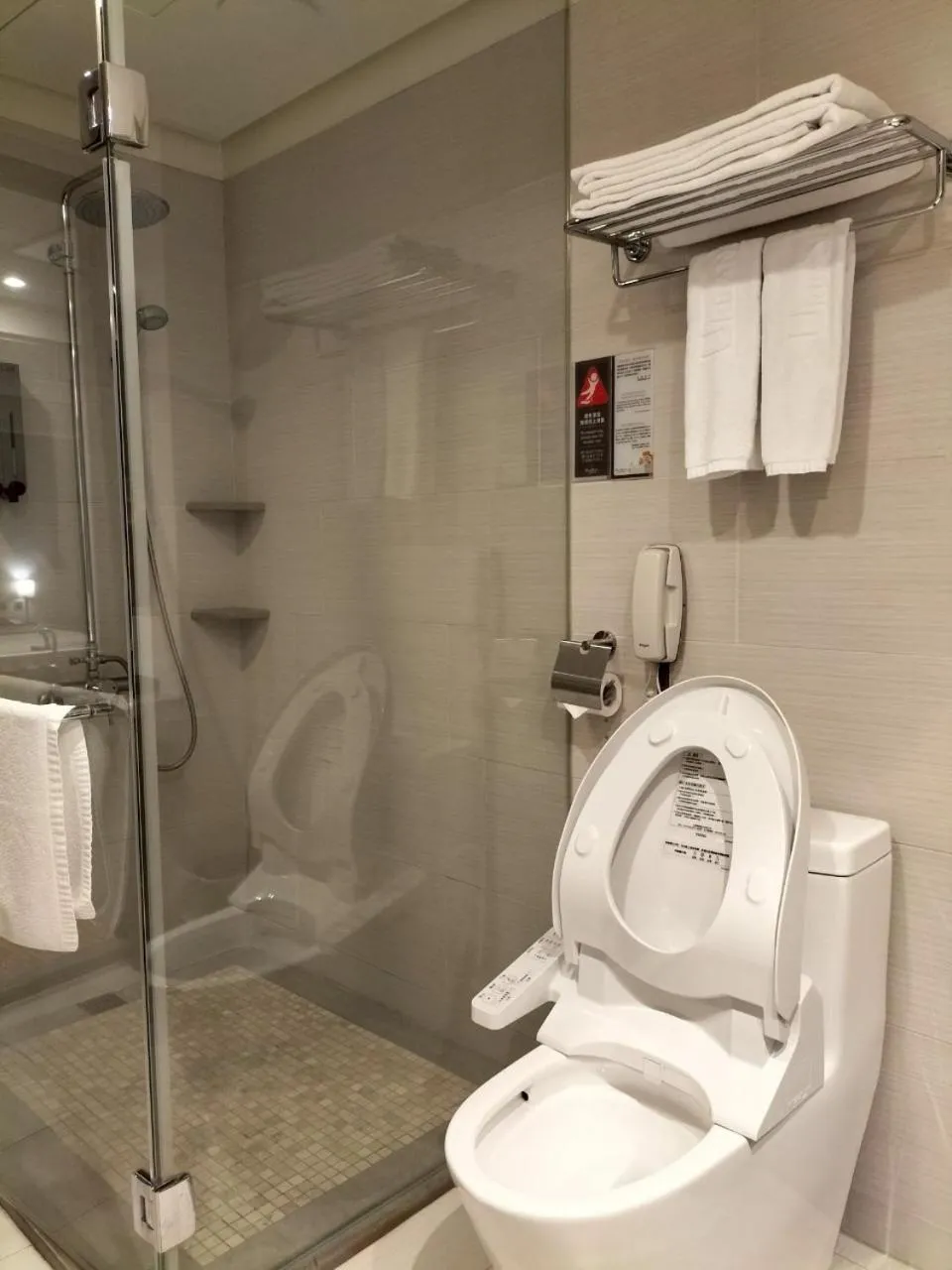 Shower in Urban Hotel33