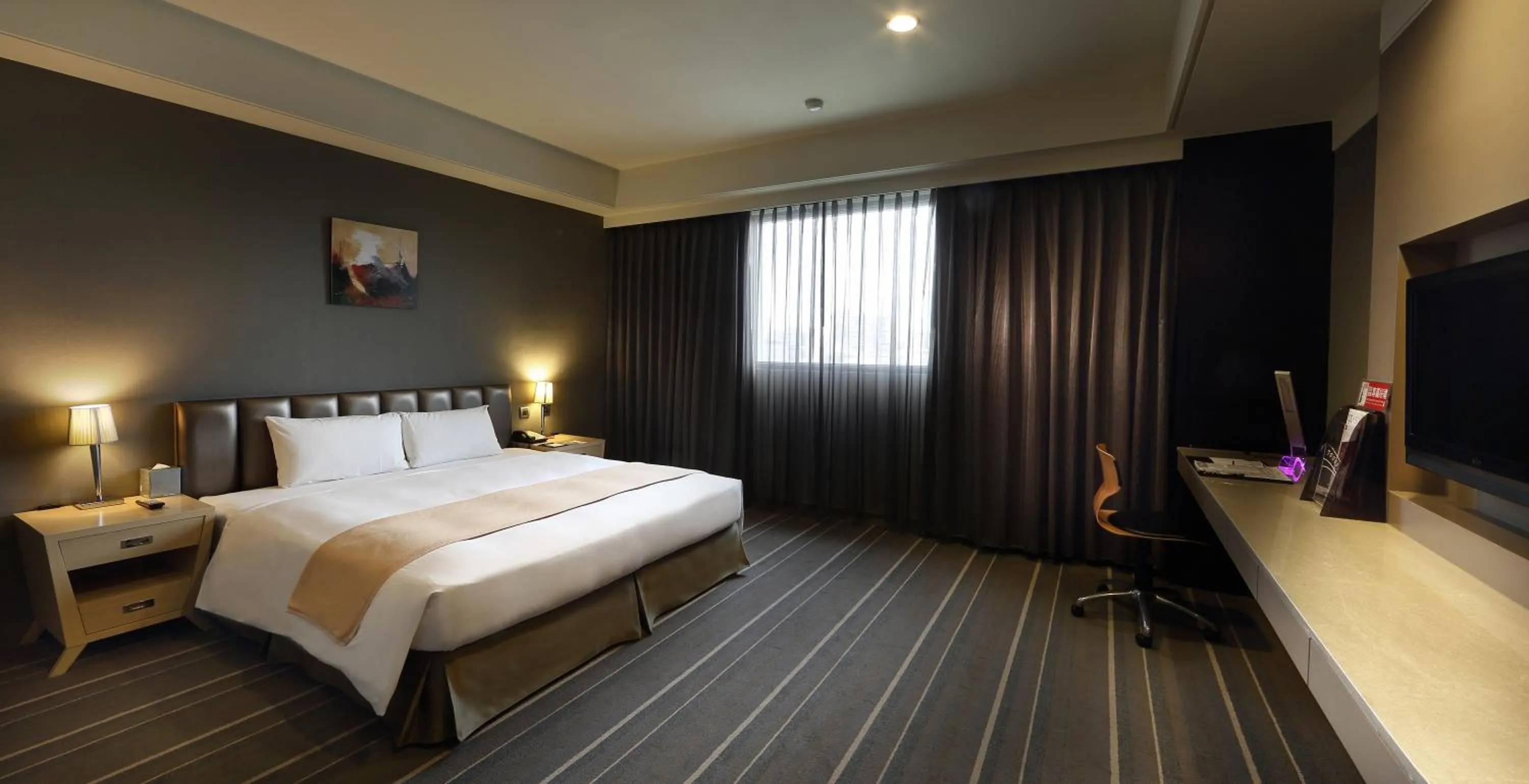 TV and multimedia, Bed in Urban Hotel33