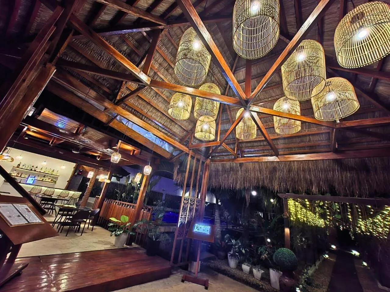 Restaurant/places to eat in Palms Cove Resort