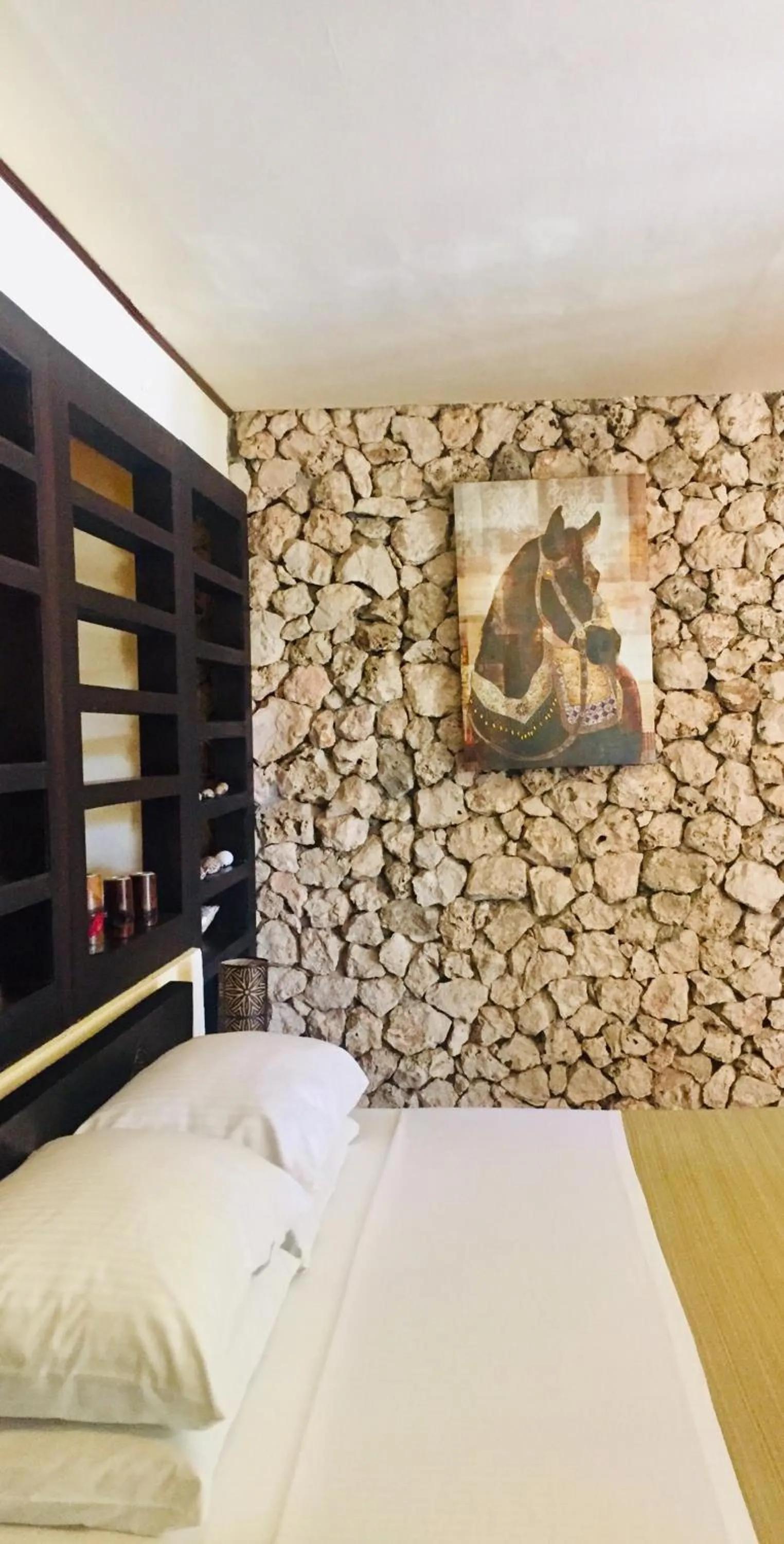 Decorative detail, Bed in Angelina Beach Resort & Italian Restaurant Malapascua