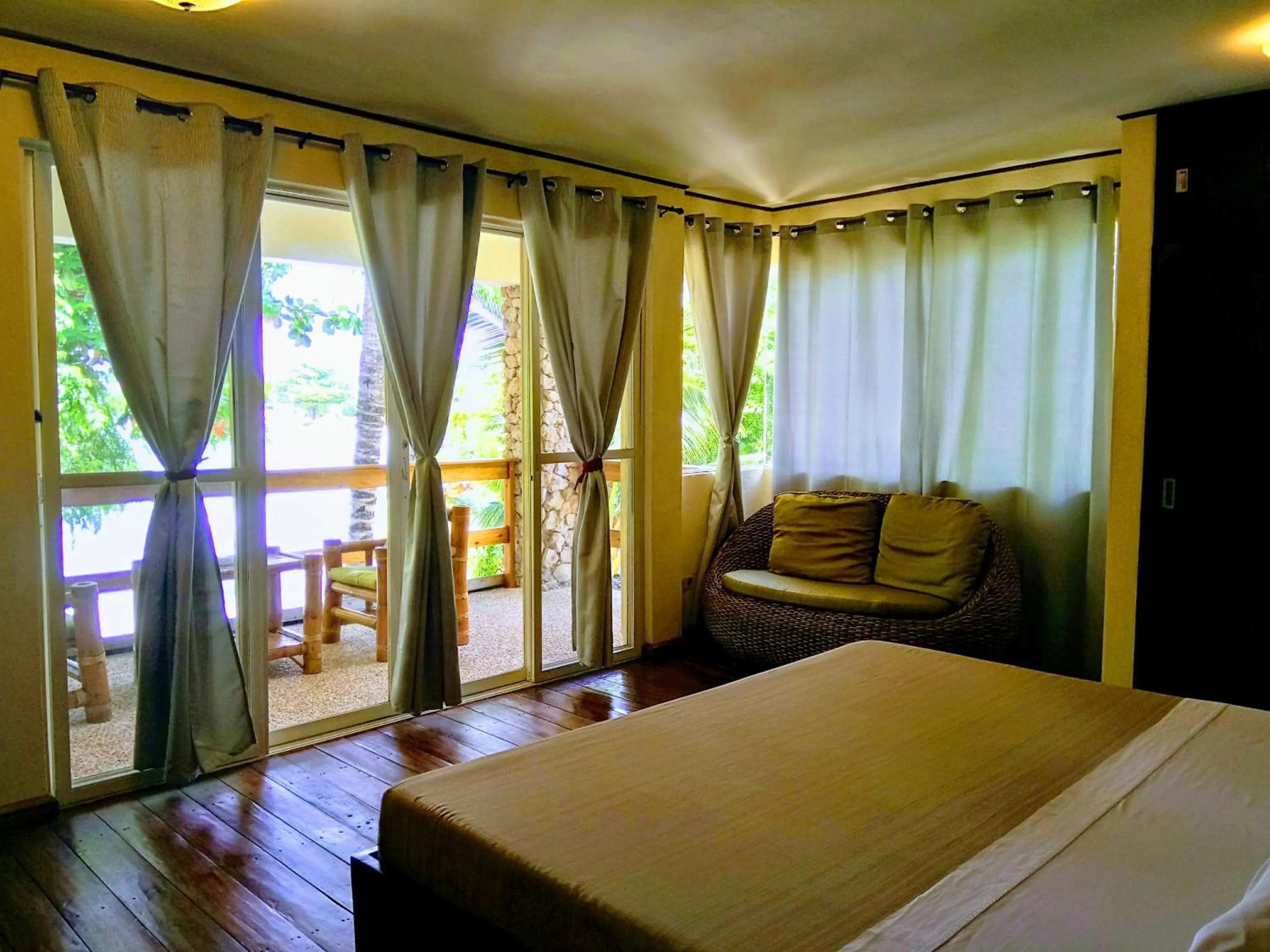 Sea view, Bed in Angelina Beach Resort & Italian Restaurant Malapascua
