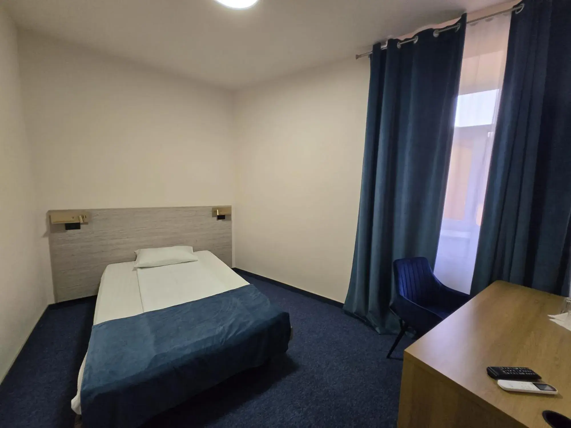 Superior Single Room in Hotel Astoria City Center Superior Single Room in Hotel Astoria City Center