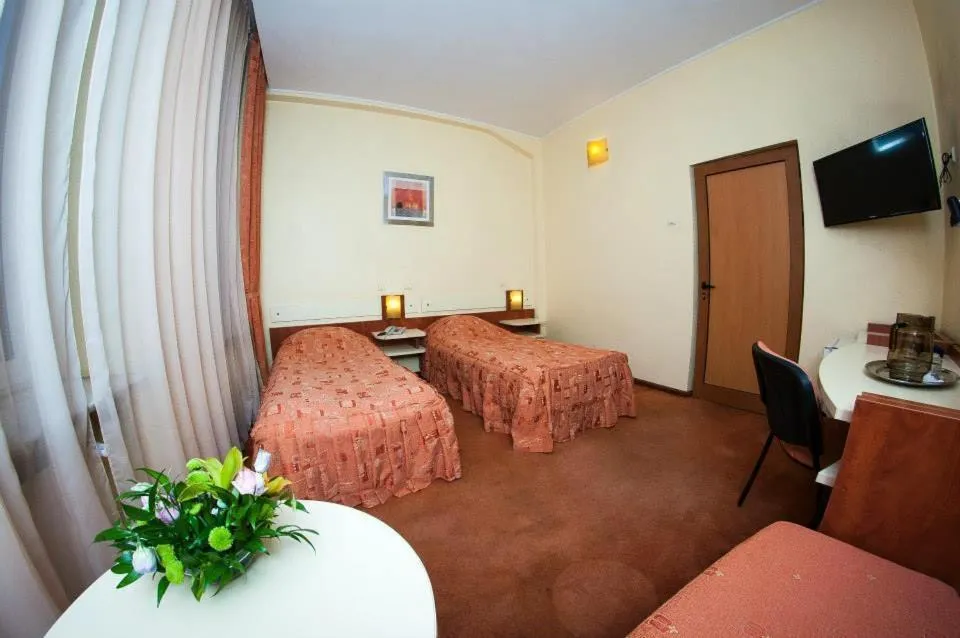 Standard Twin Room - single occupancy in Hotel Astoria City Center
