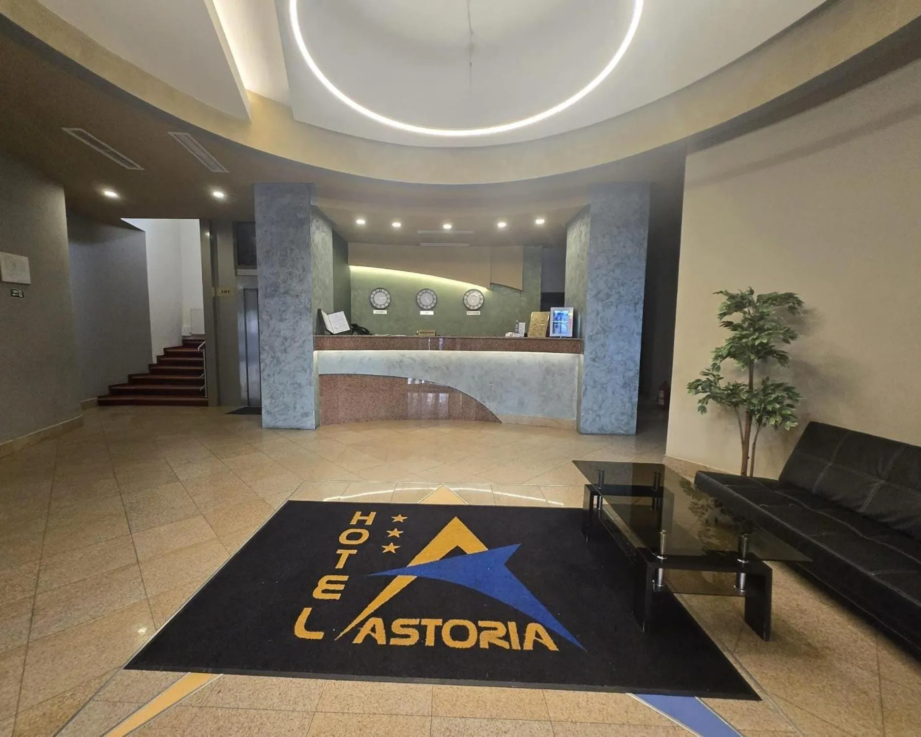 Lobby or reception in Hotel Astoria City Center