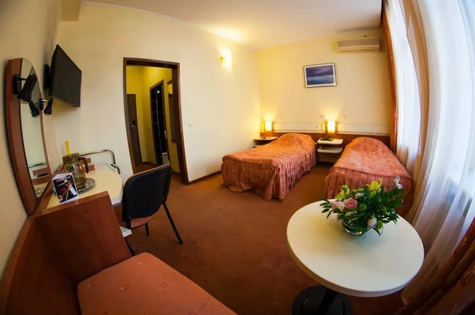 Triple Room in Hotel Astoria City Center