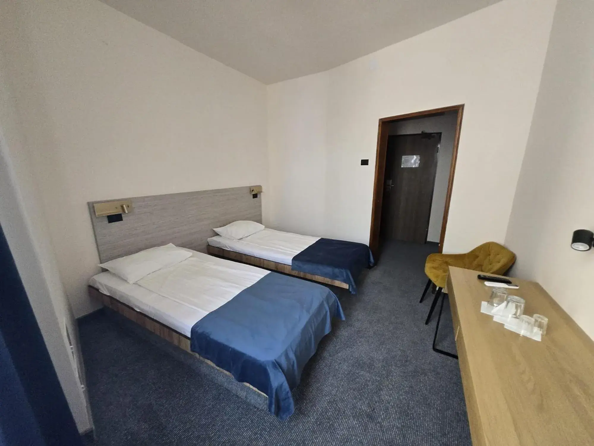 Superior Twin Room in Hotel Astoria City Center Superior Twin Room in Hotel Astoria City Center