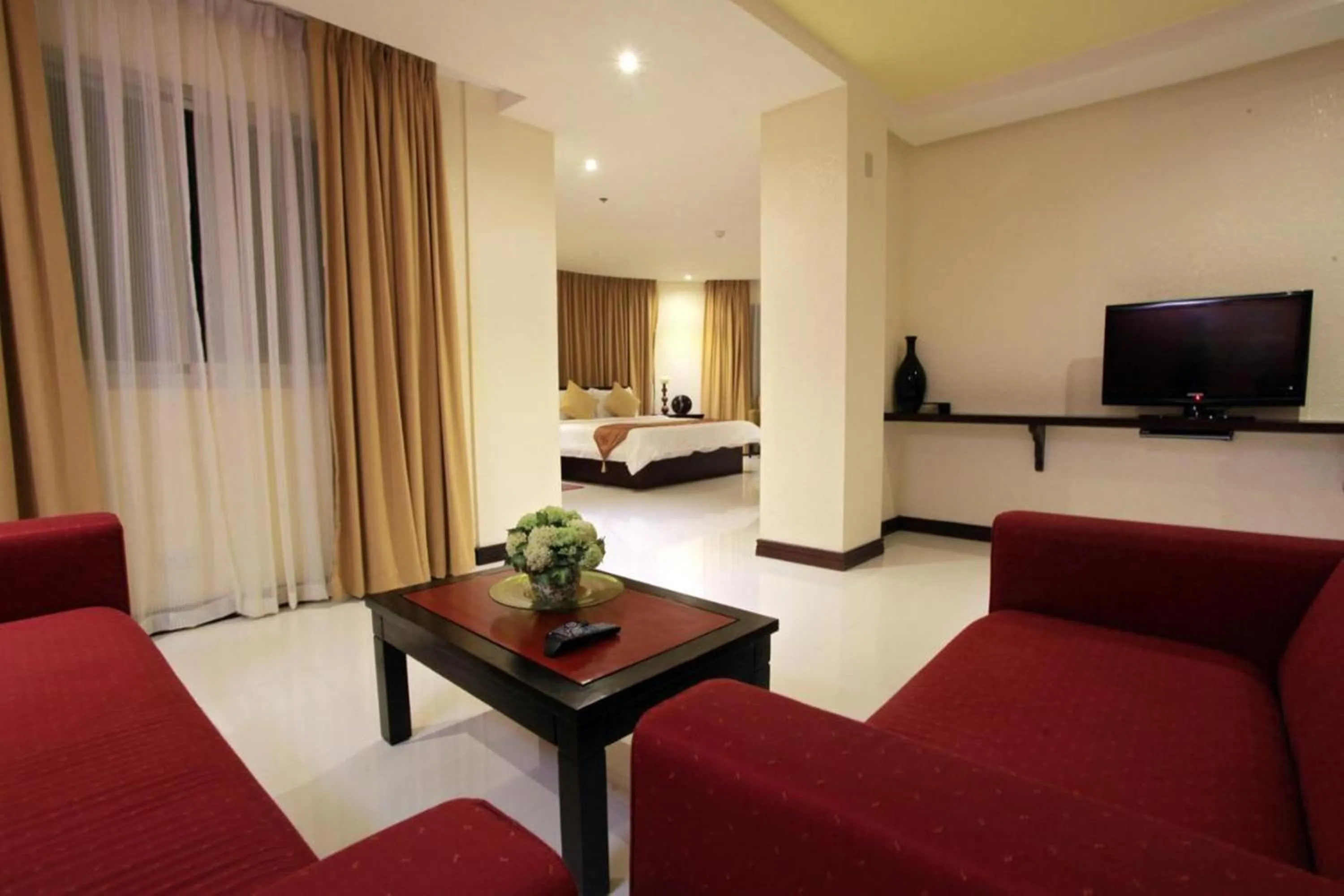 TV and multimedia, Bed in Hotel Centro Puerto Princesa Near Airport