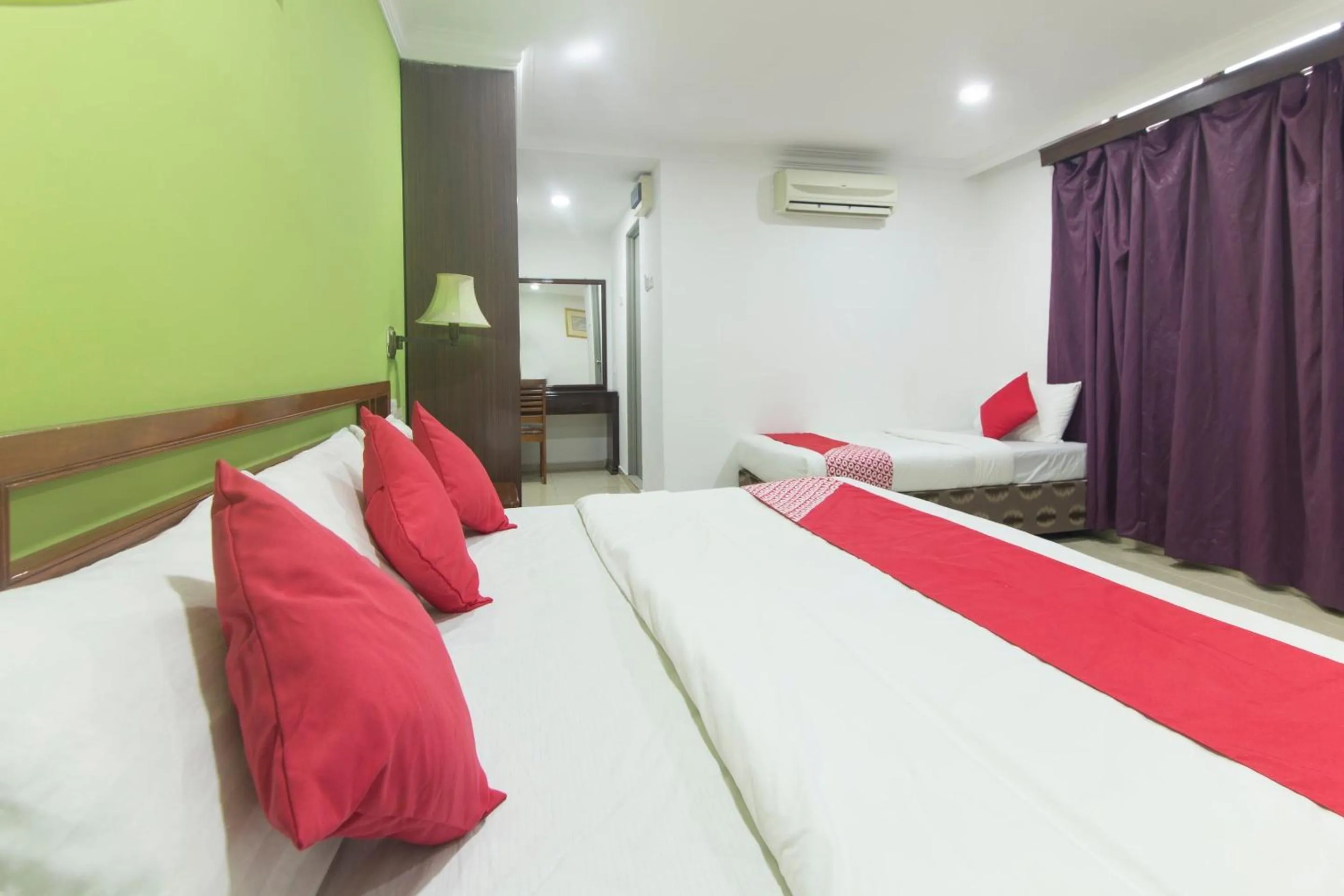 Bedroom in OYO 805 Hotel Run Star