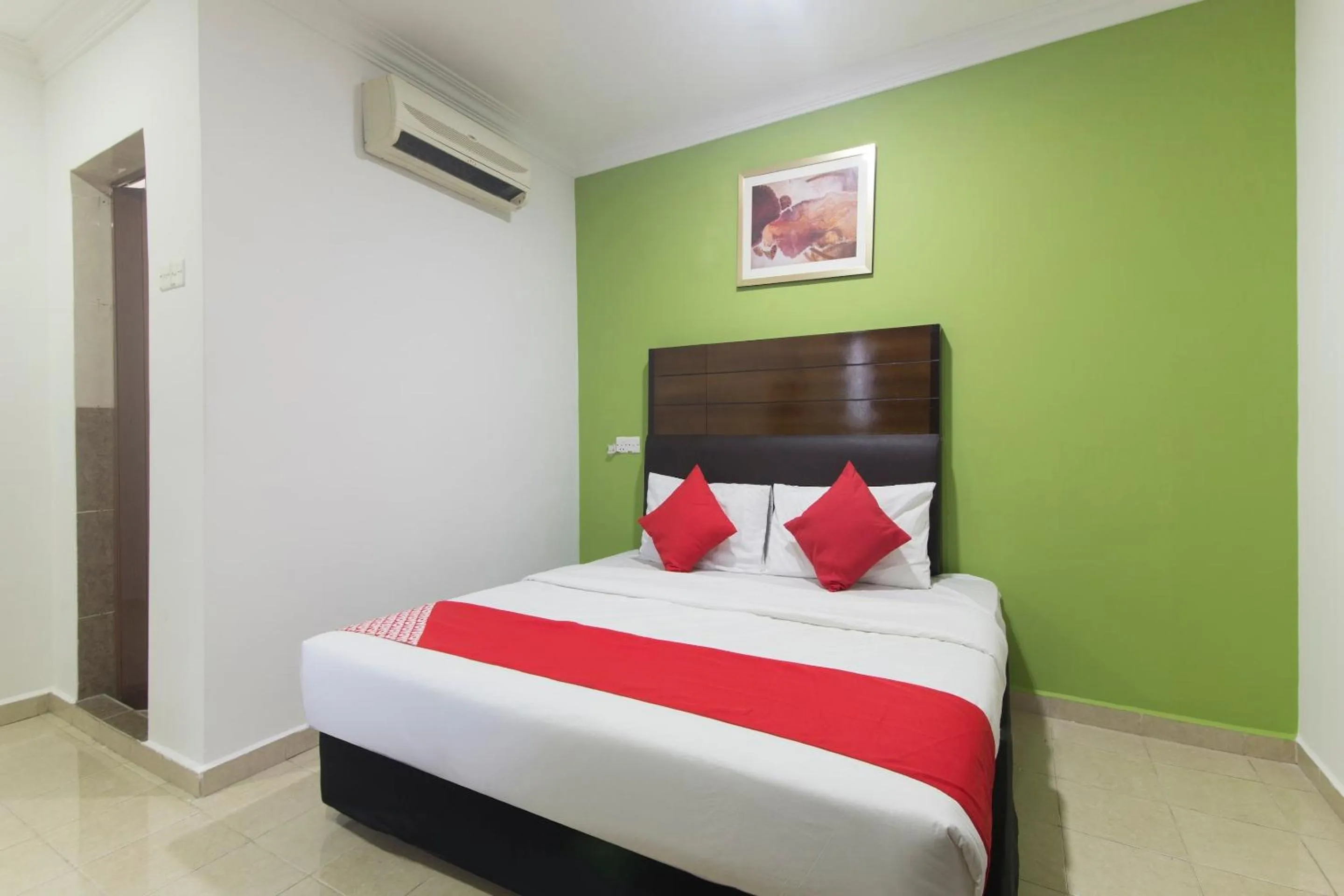 Bedroom in OYO 805 Hotel Run Star