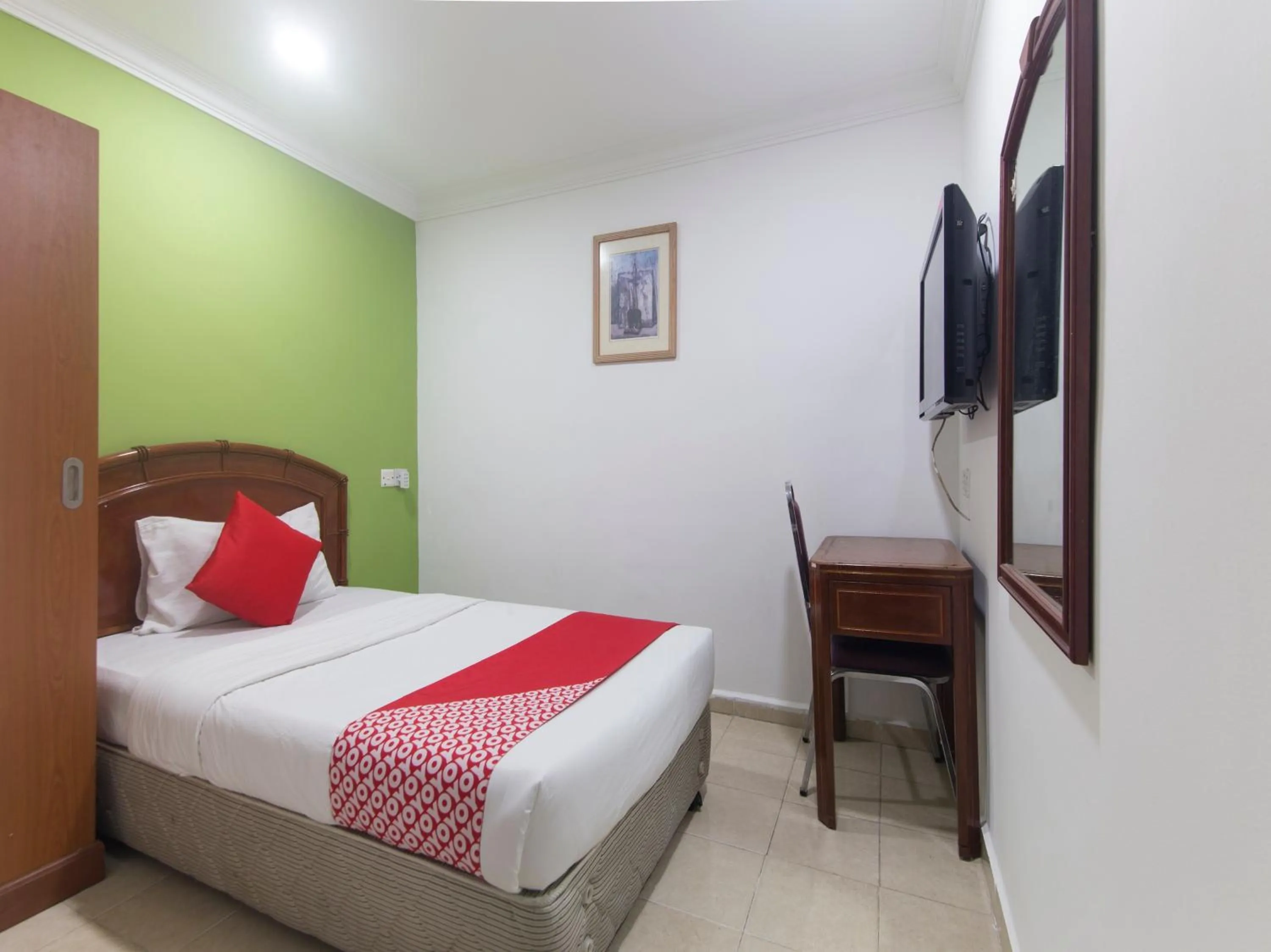 Bedroom in OYO 805 Hotel Run Star