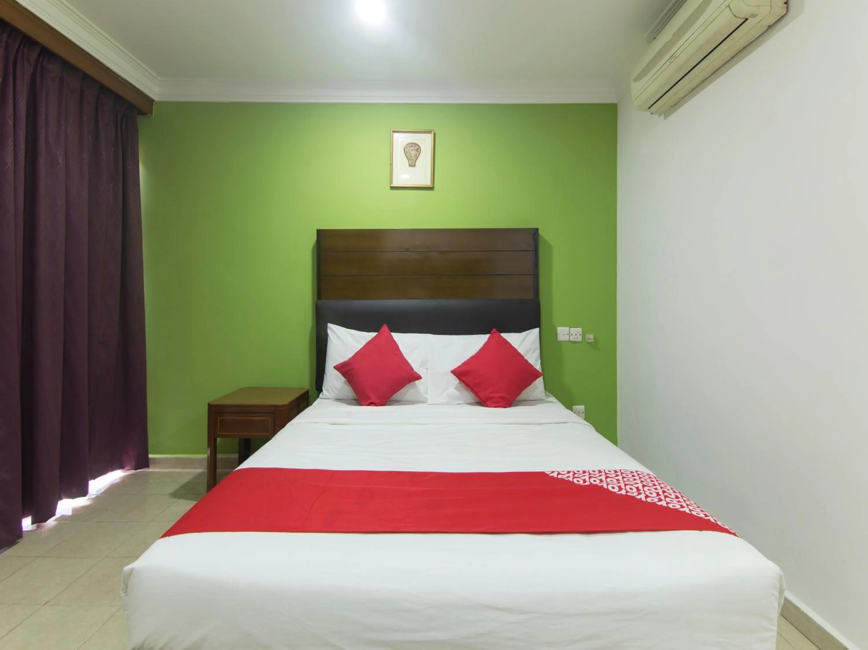 Bedroom in OYO 805 Hotel Run Star