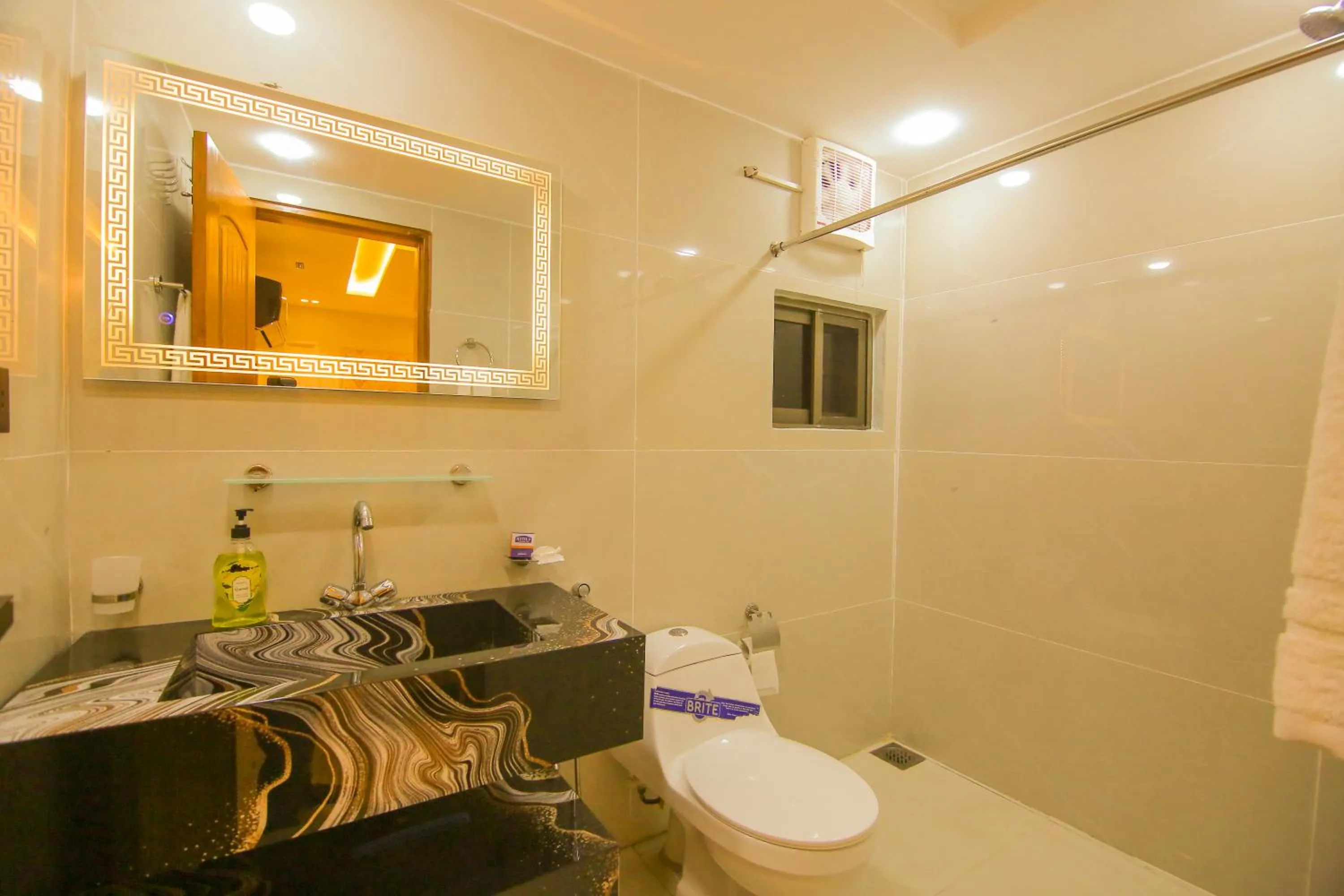 Toilet in Premier Inn Gulberg Lahore