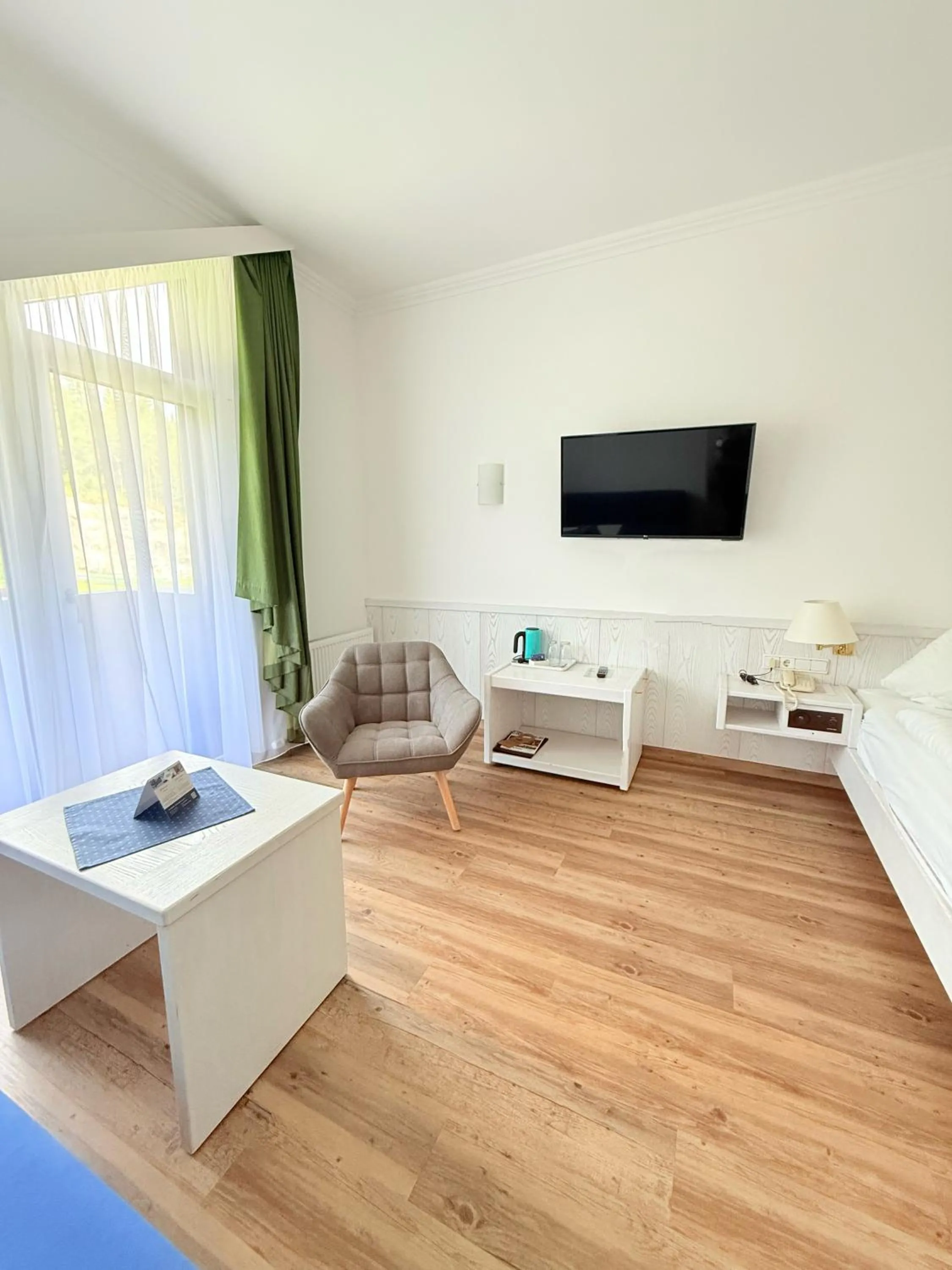 Bed in Hotel Achentalerhof