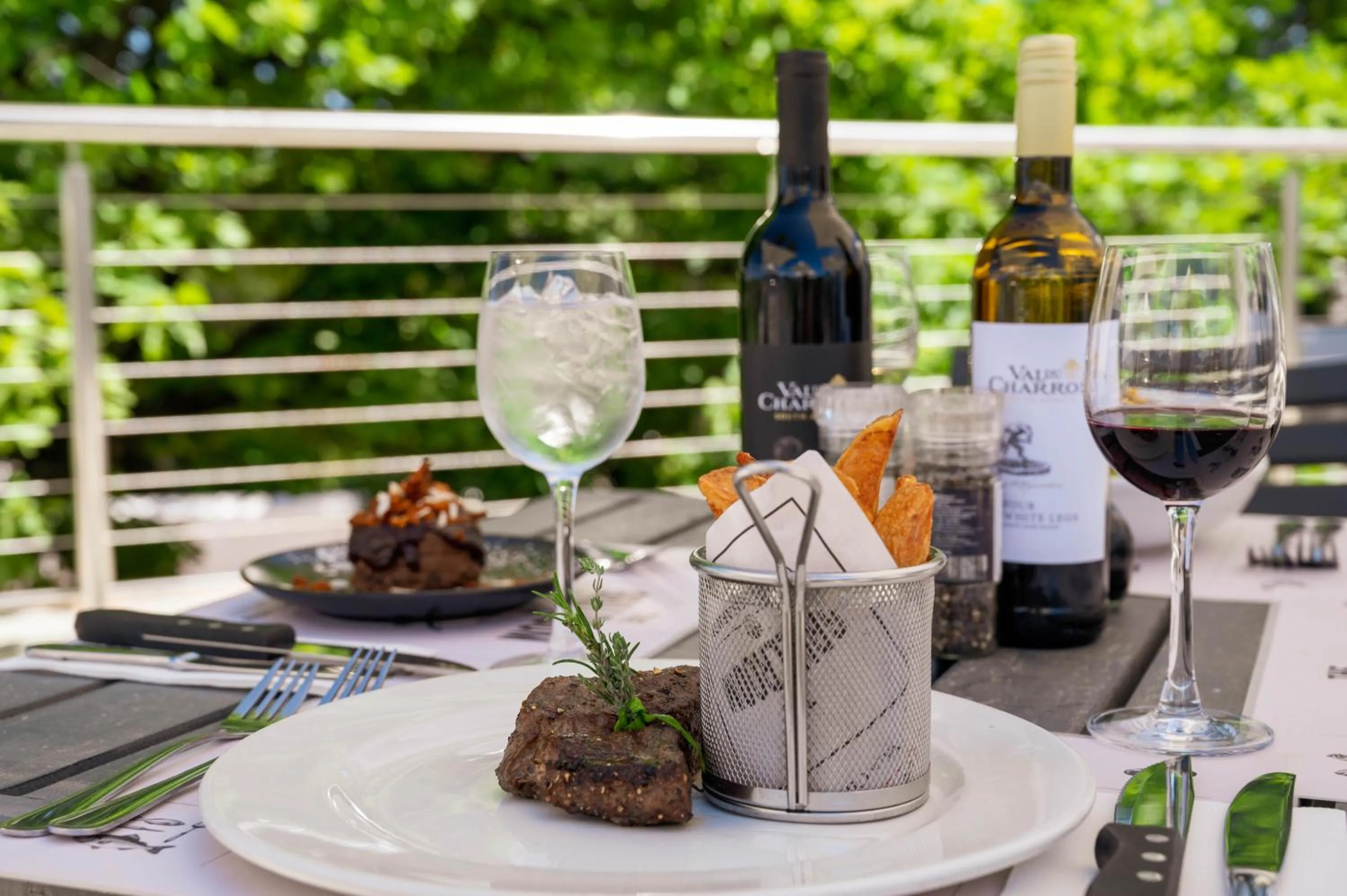 Food in Val Du Charron Wine & Leisure Estate