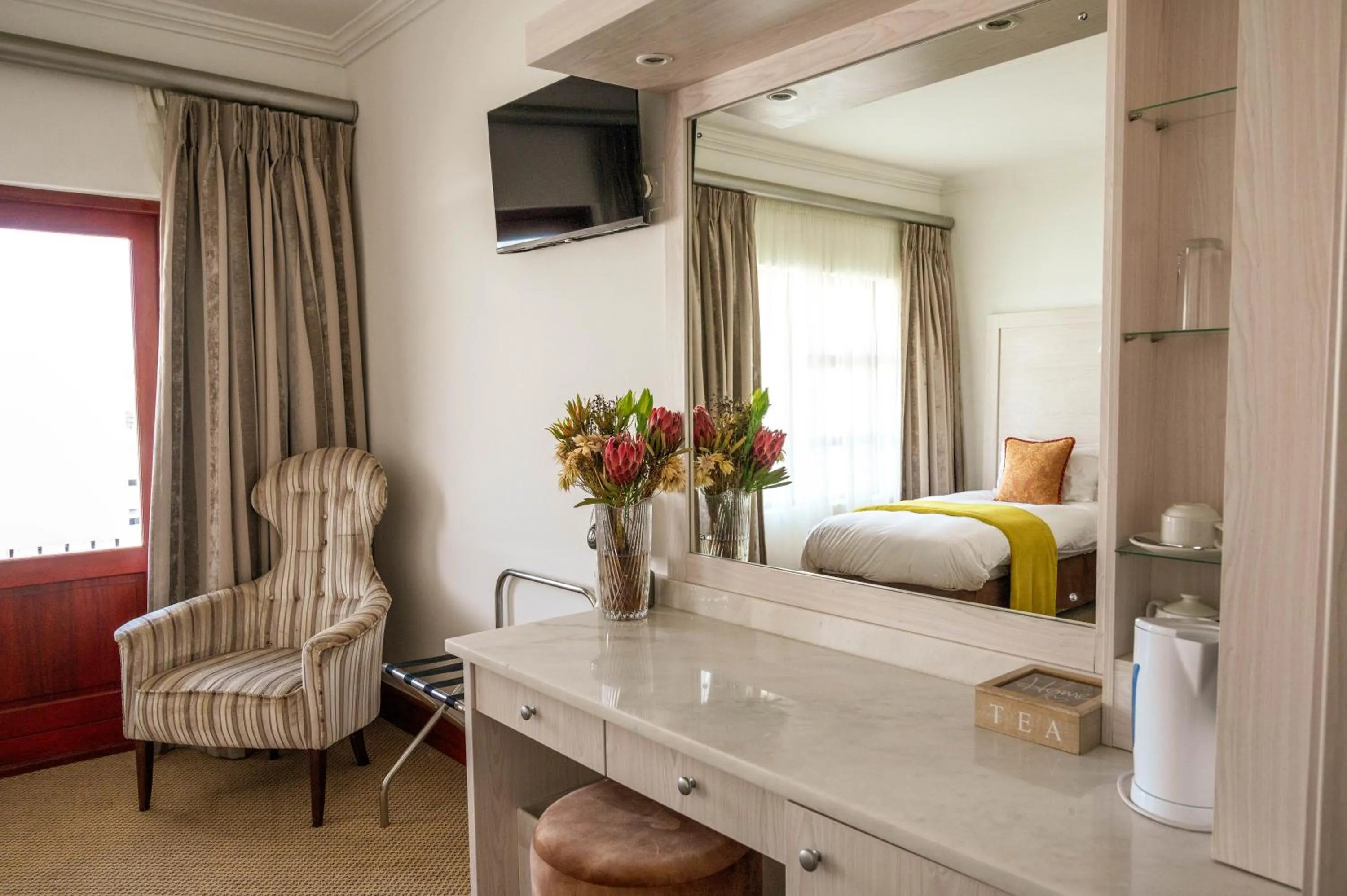 TV and multimedia, Bed in Val Du Charron Wine & Leisure Estate