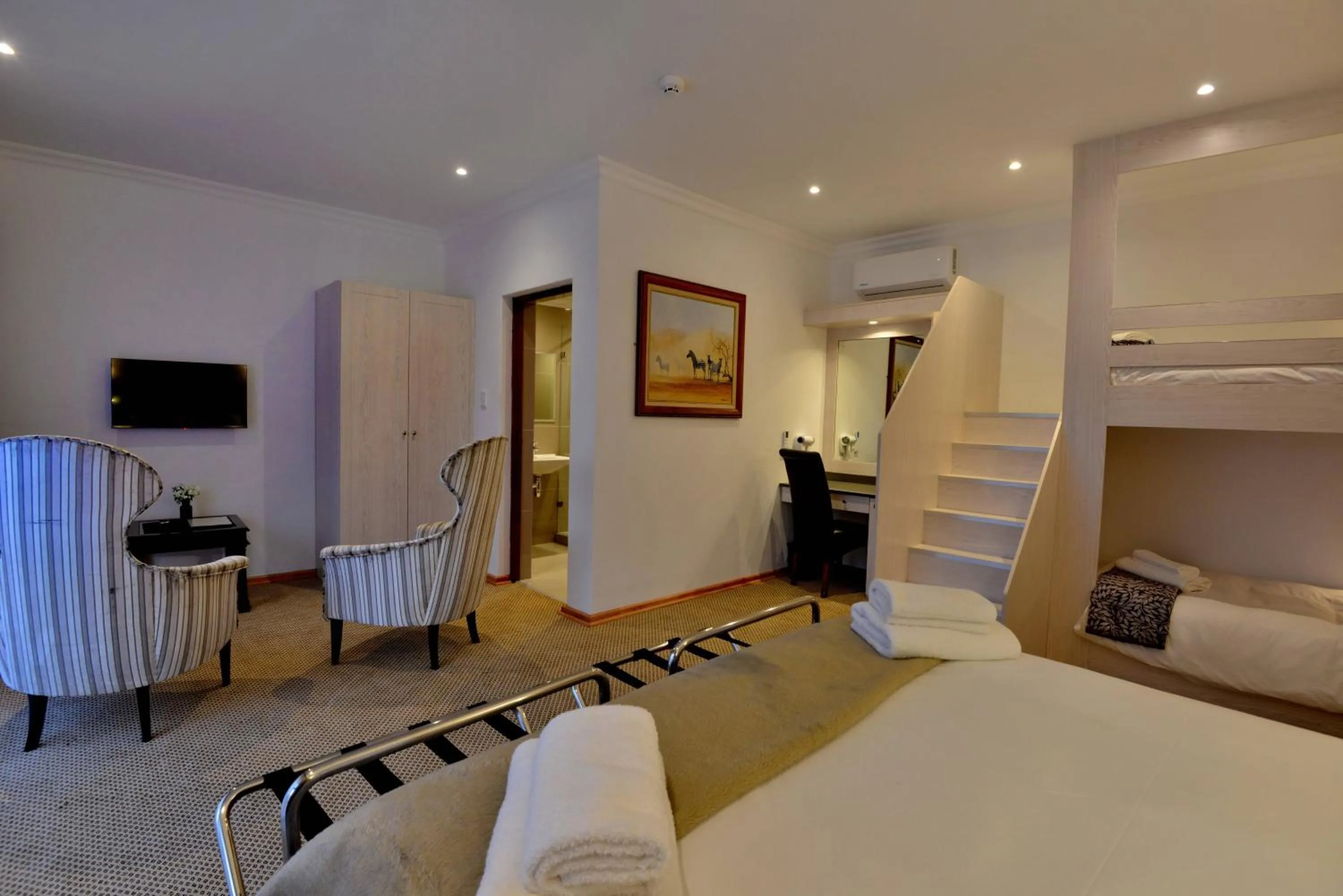 TV and multimedia, Bed in Val Du Charron Wine & Leisure Estate