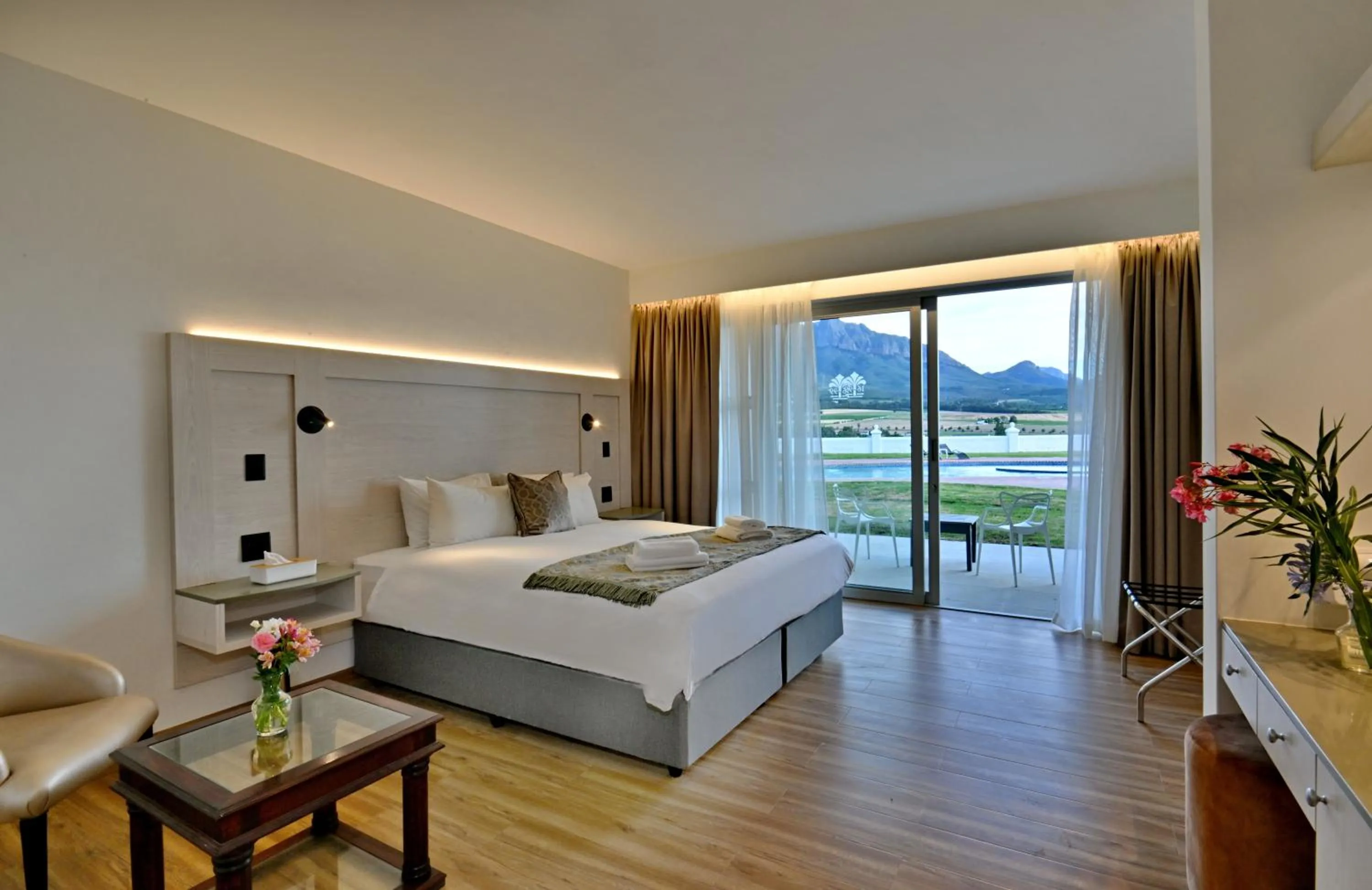 Photo of the whole room, Bed in Val Du Charron Wine & Leisure Estate