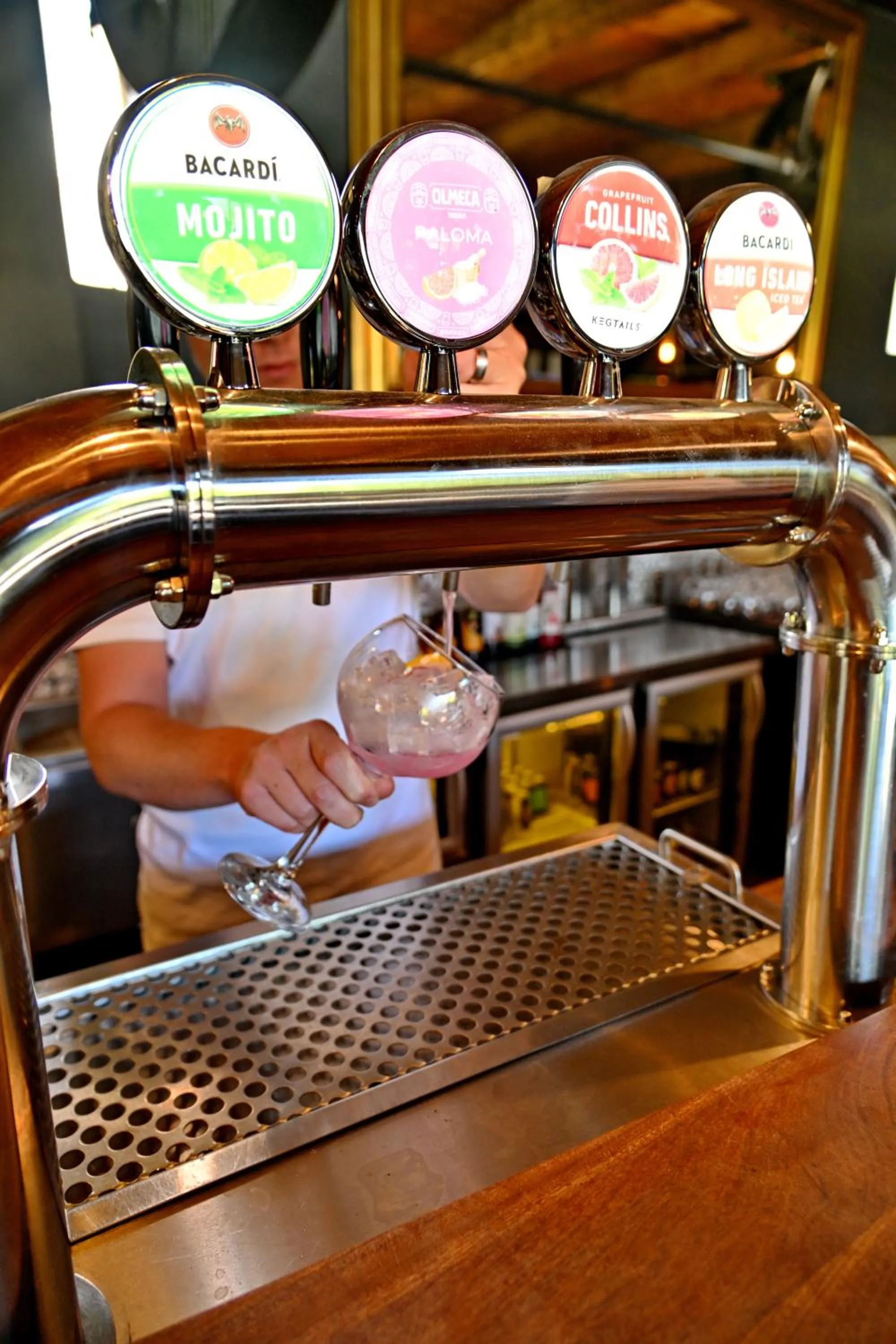 Food and drinks in Val Du Charron Wine & Leisure Estate