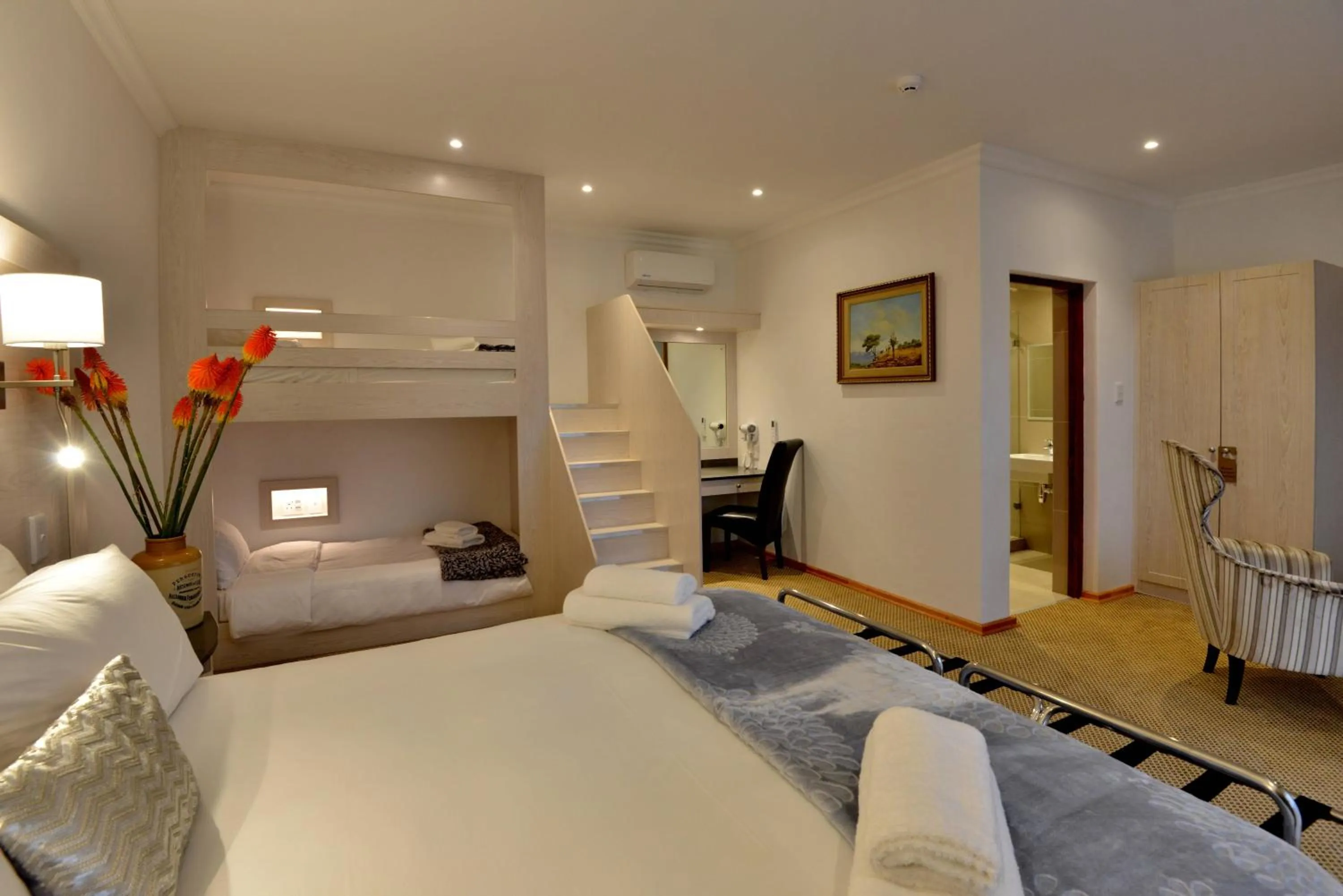 Photo of the whole room, Bed in Val Du Charron Wine & Leisure Estate