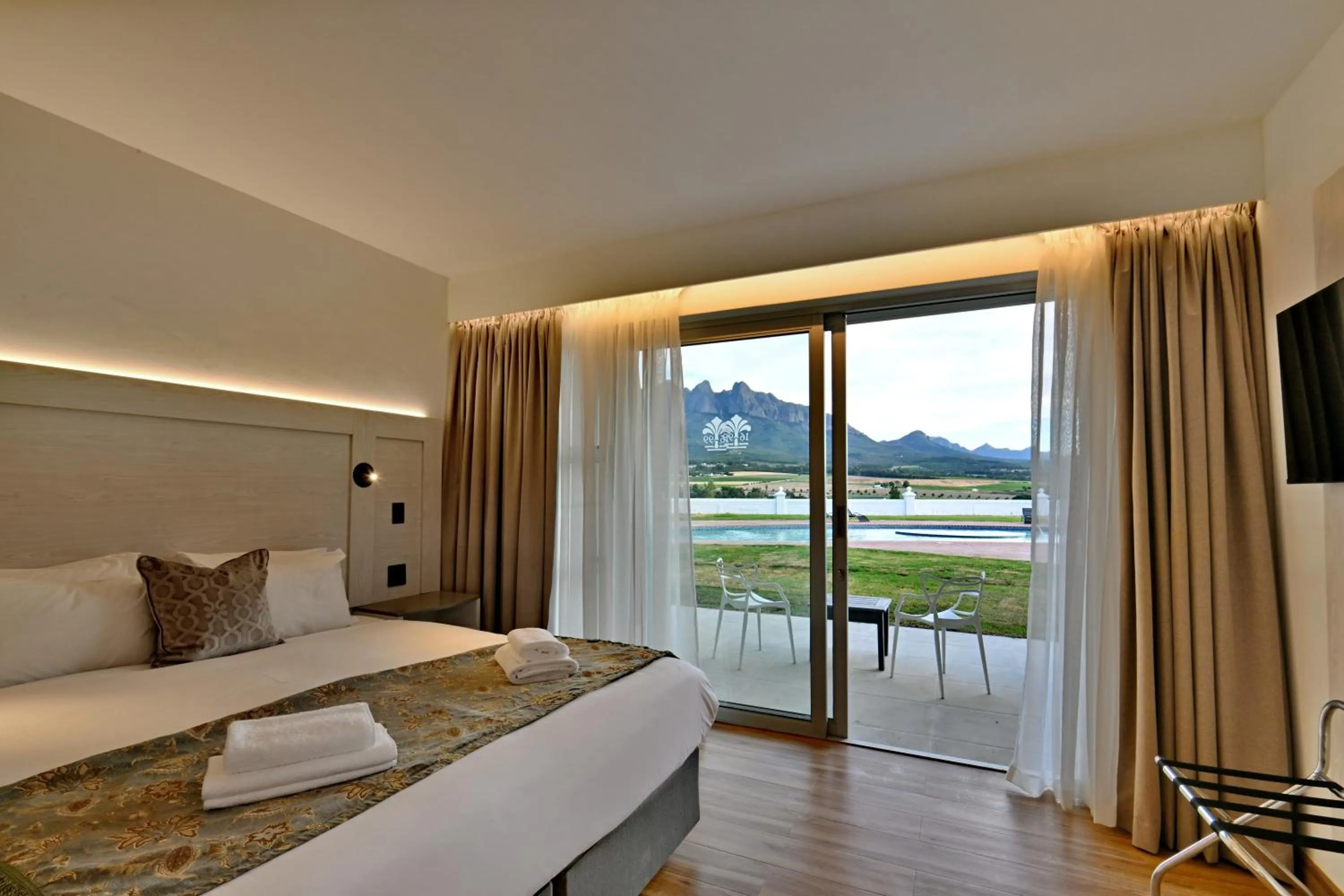 Bed in Val Du Charron Wine & Leisure Estate